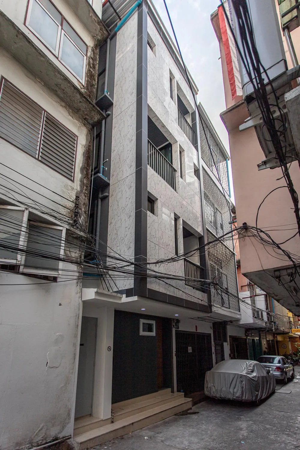 Property building in P4 Silom Large 2beds full kitchen WIFI 4-6pax