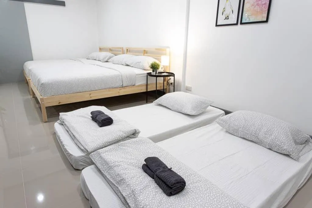 Bed in P4 Silom Large 2beds full kitchen WIFI 4-6pax