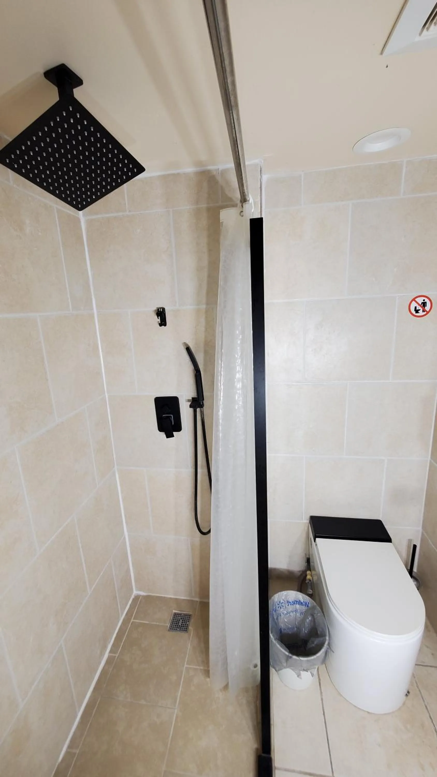 Shower in American Inn