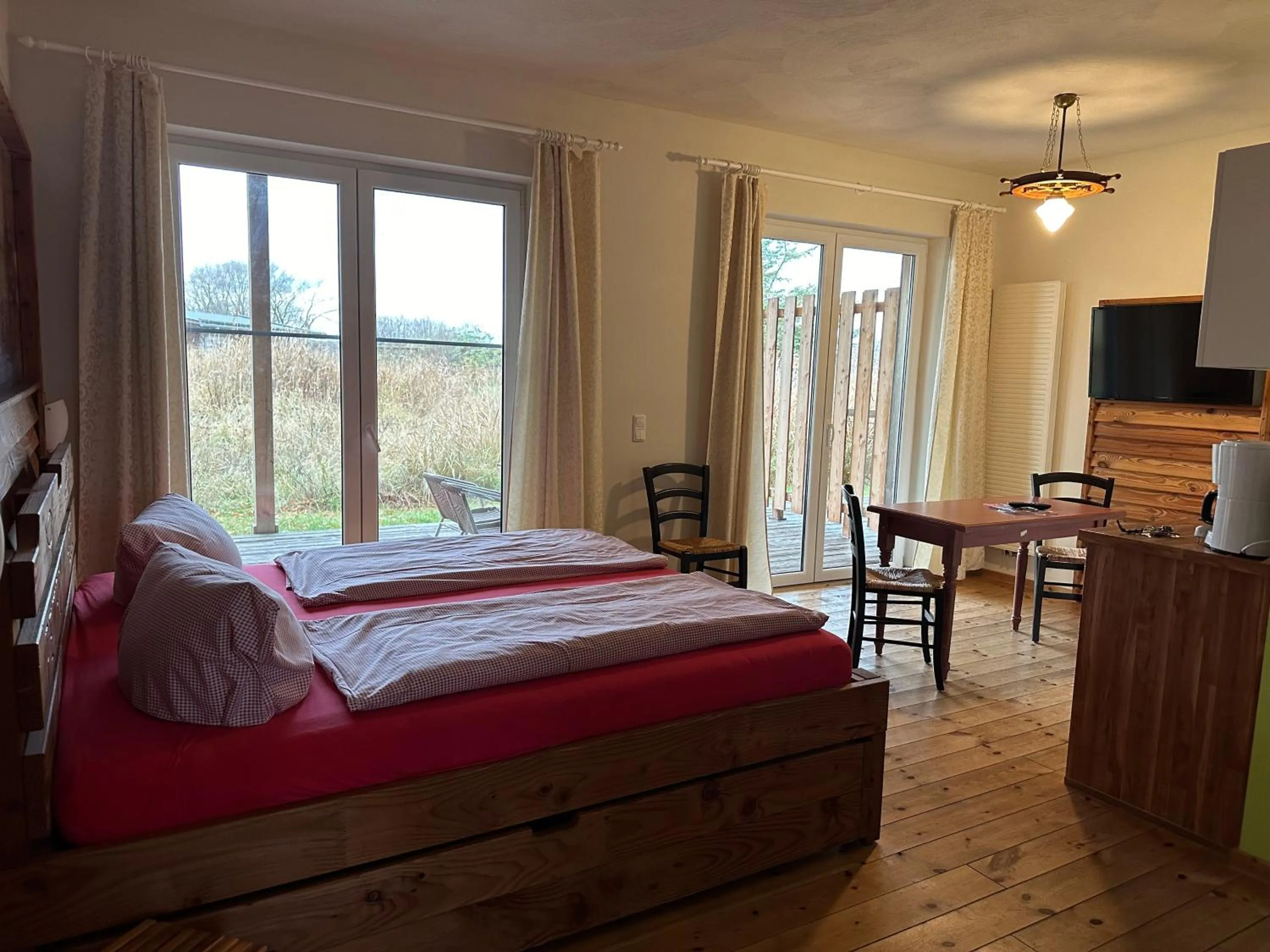 Kitchen or kitchenette, Bed in Halbinsel Resort Peenemünde