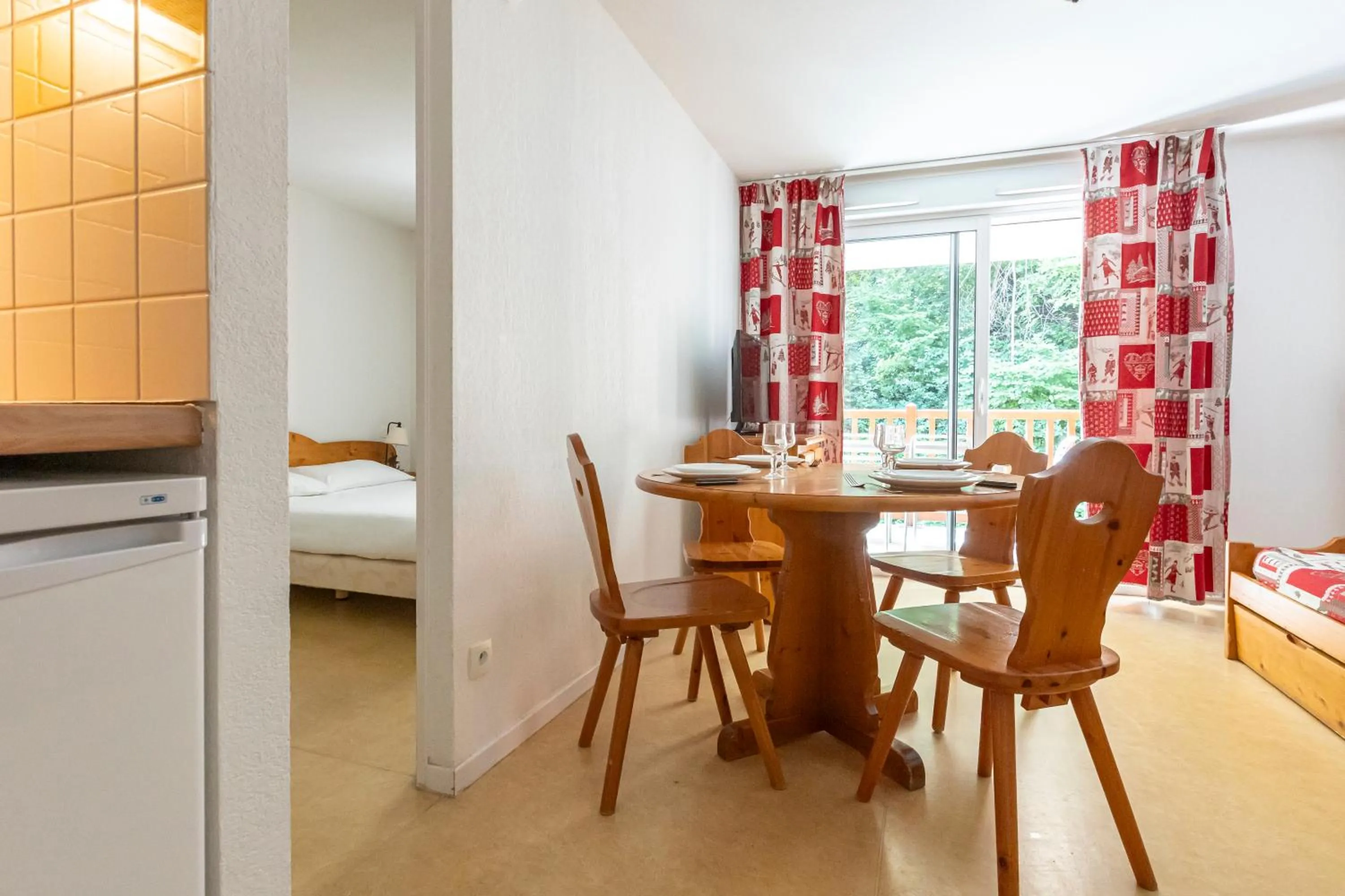 Dining area in Résidence Odalys Soleil d'Aure