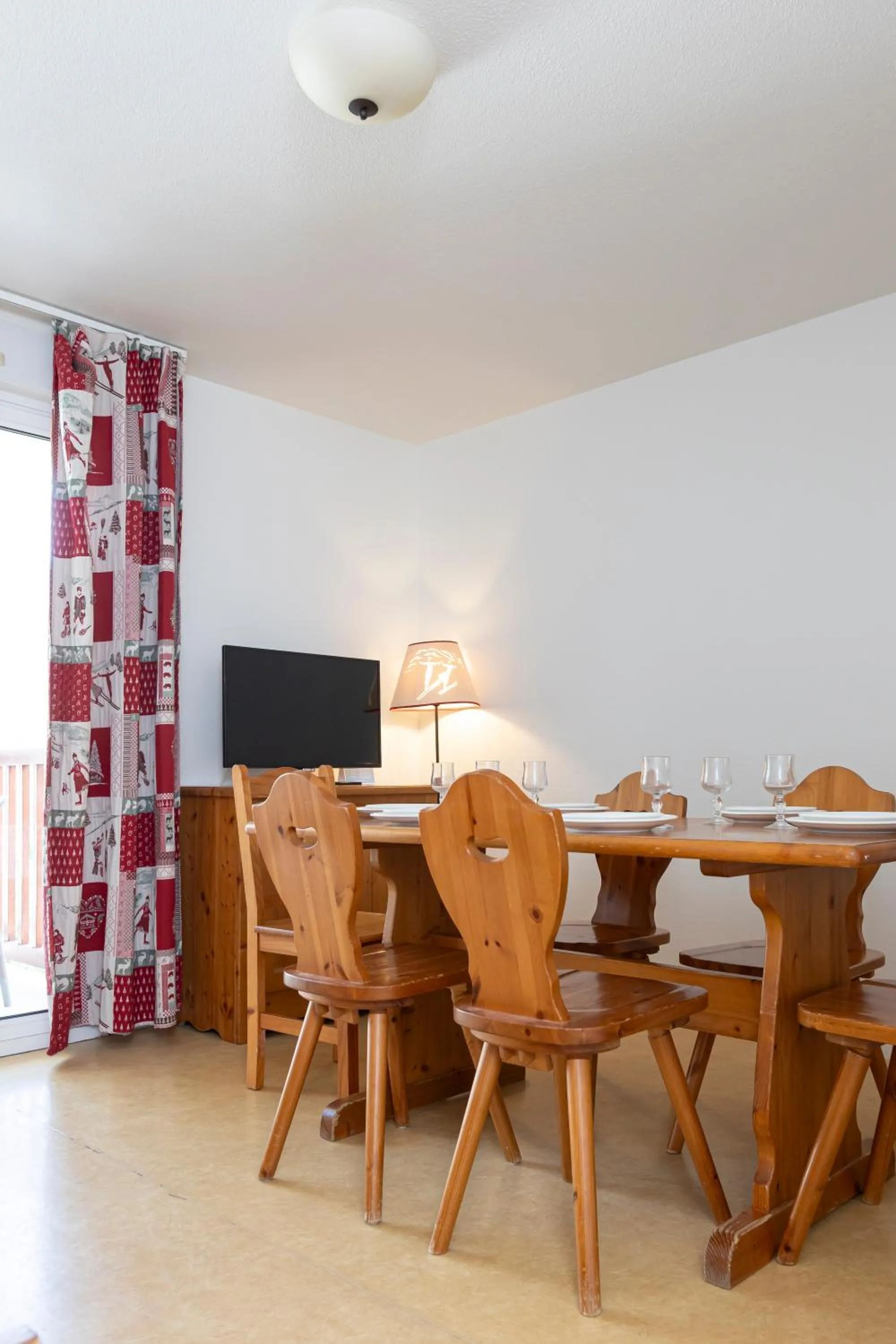 Dining area in Résidence Odalys Soleil d'Aure
