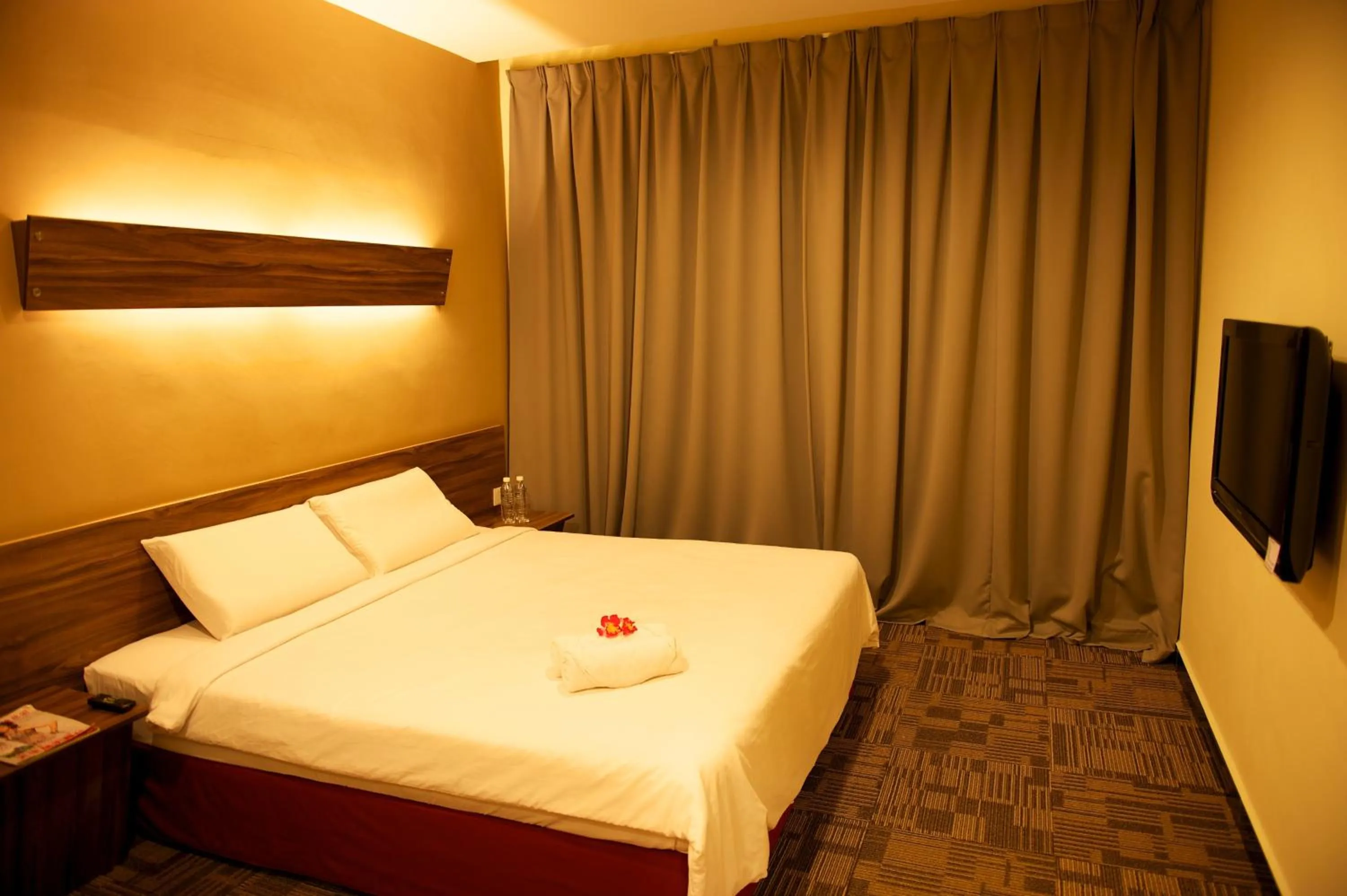 TV and multimedia, Bed in De Botani Hotel