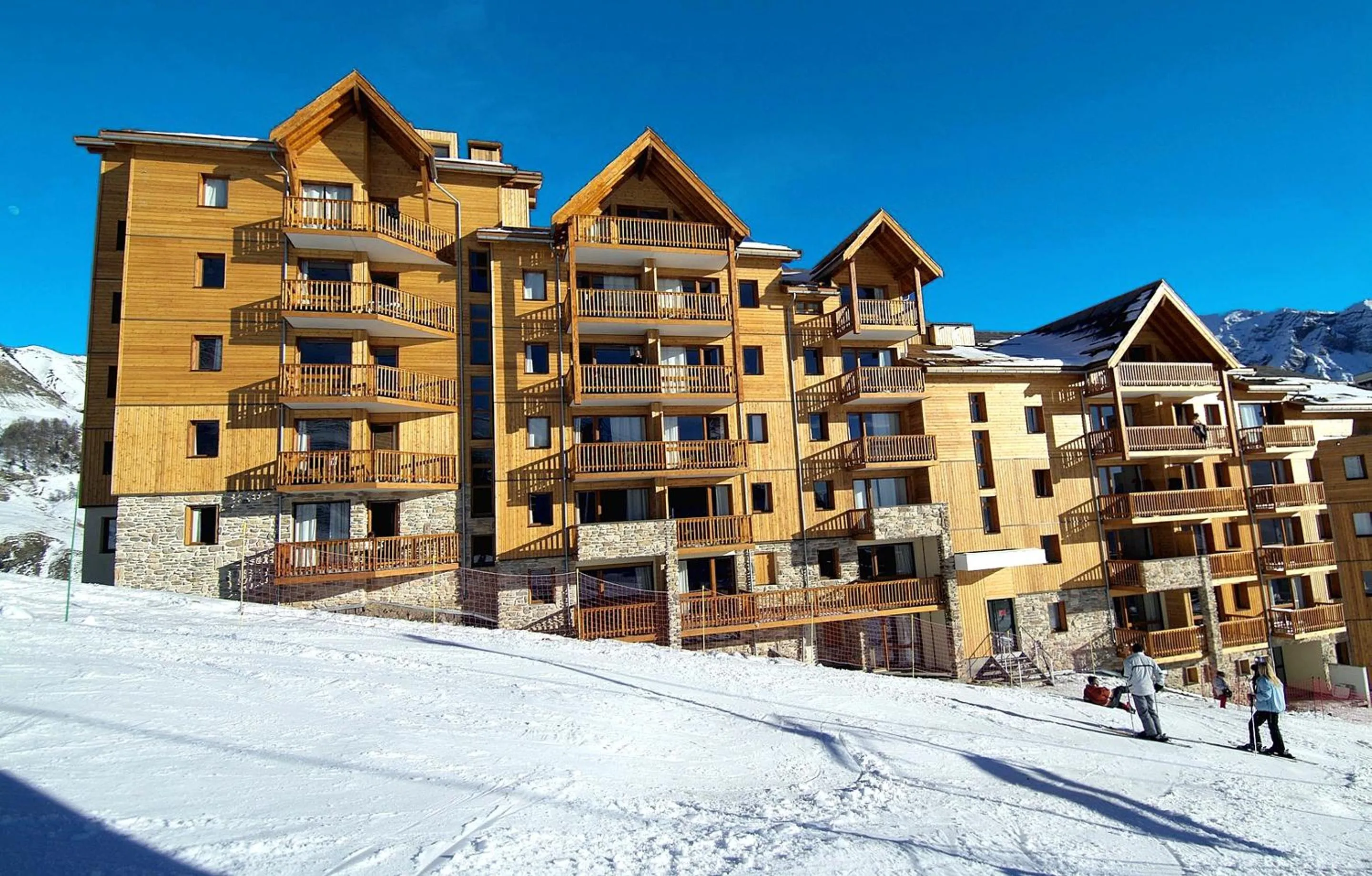Property building in Résidence Odalys Rochebrune Le Vallon