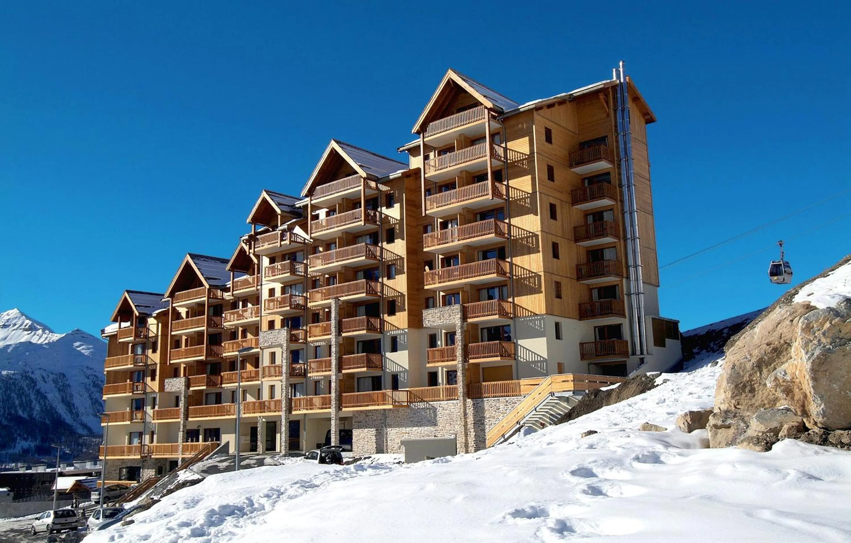 Property building in Résidence Odalys Rochebrune Le Vallon