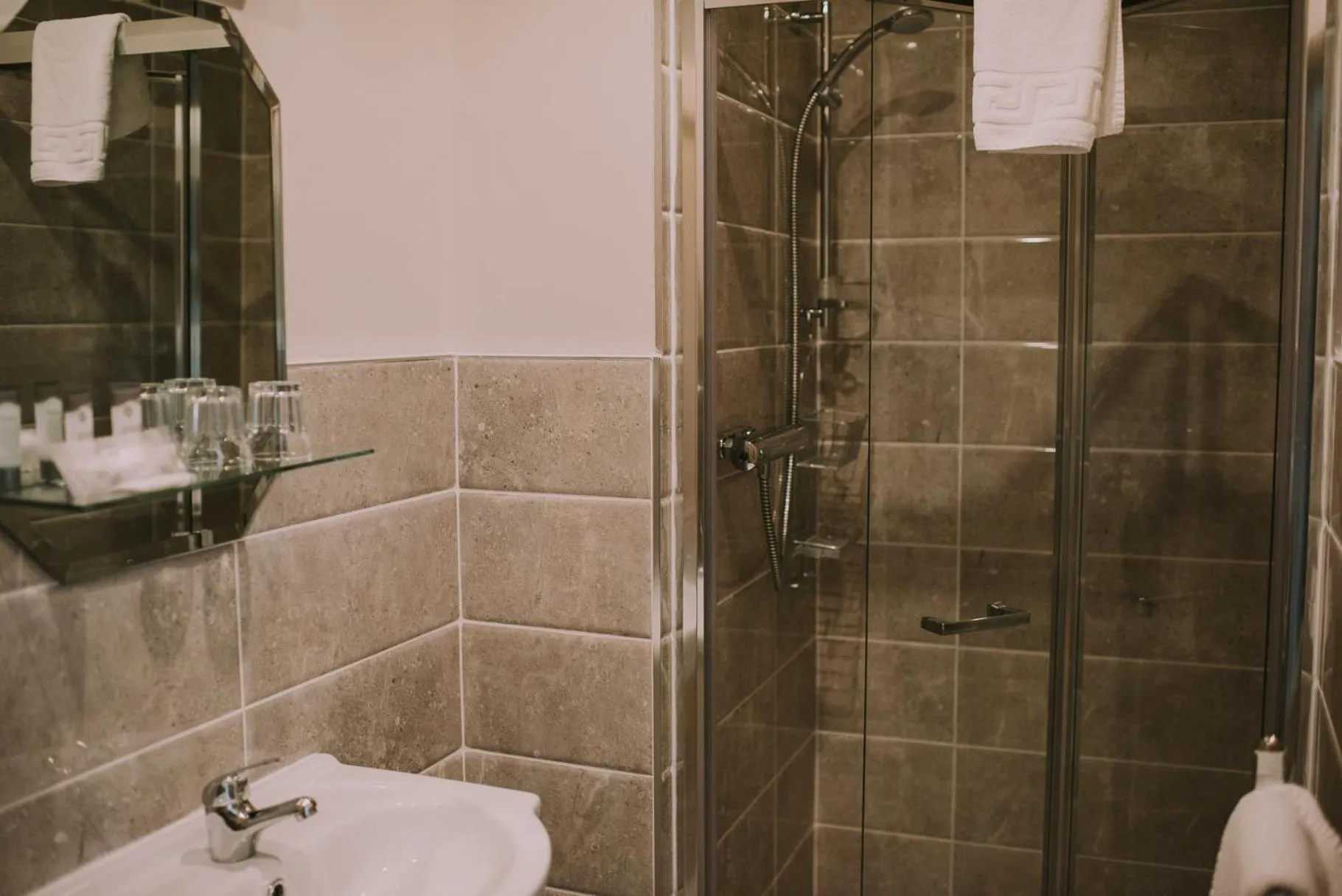 Bathroom in Royal Valentia Hotel