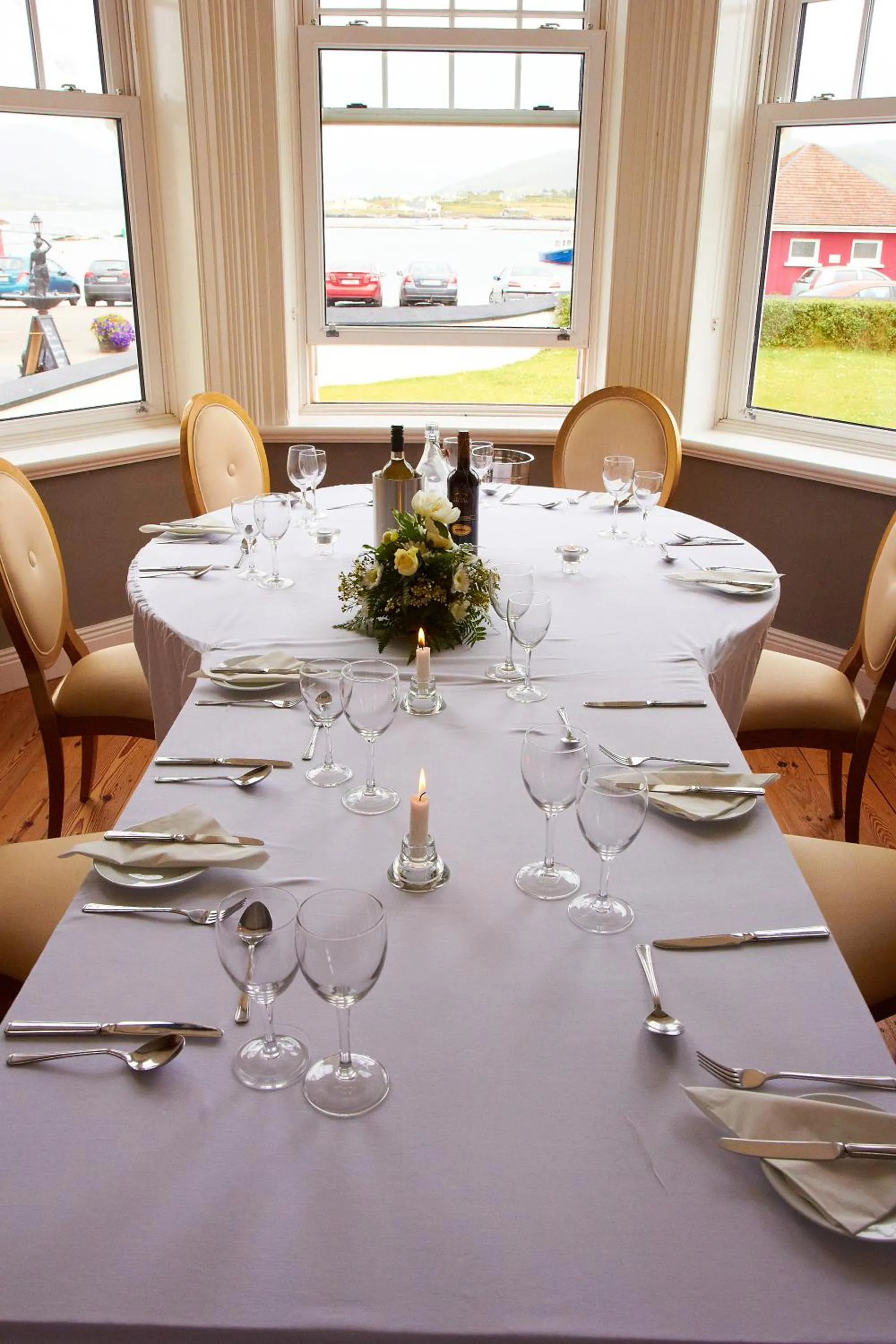 Restaurant/places to eat in Royal Valentia Hotel