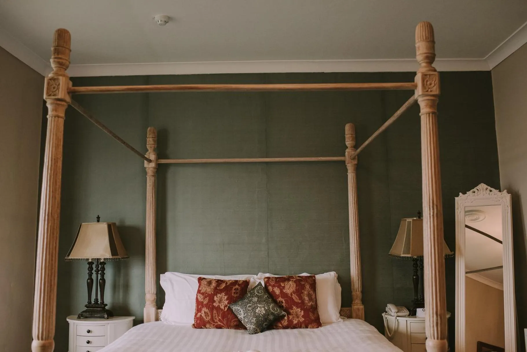 Bed in Royal Valentia Hotel