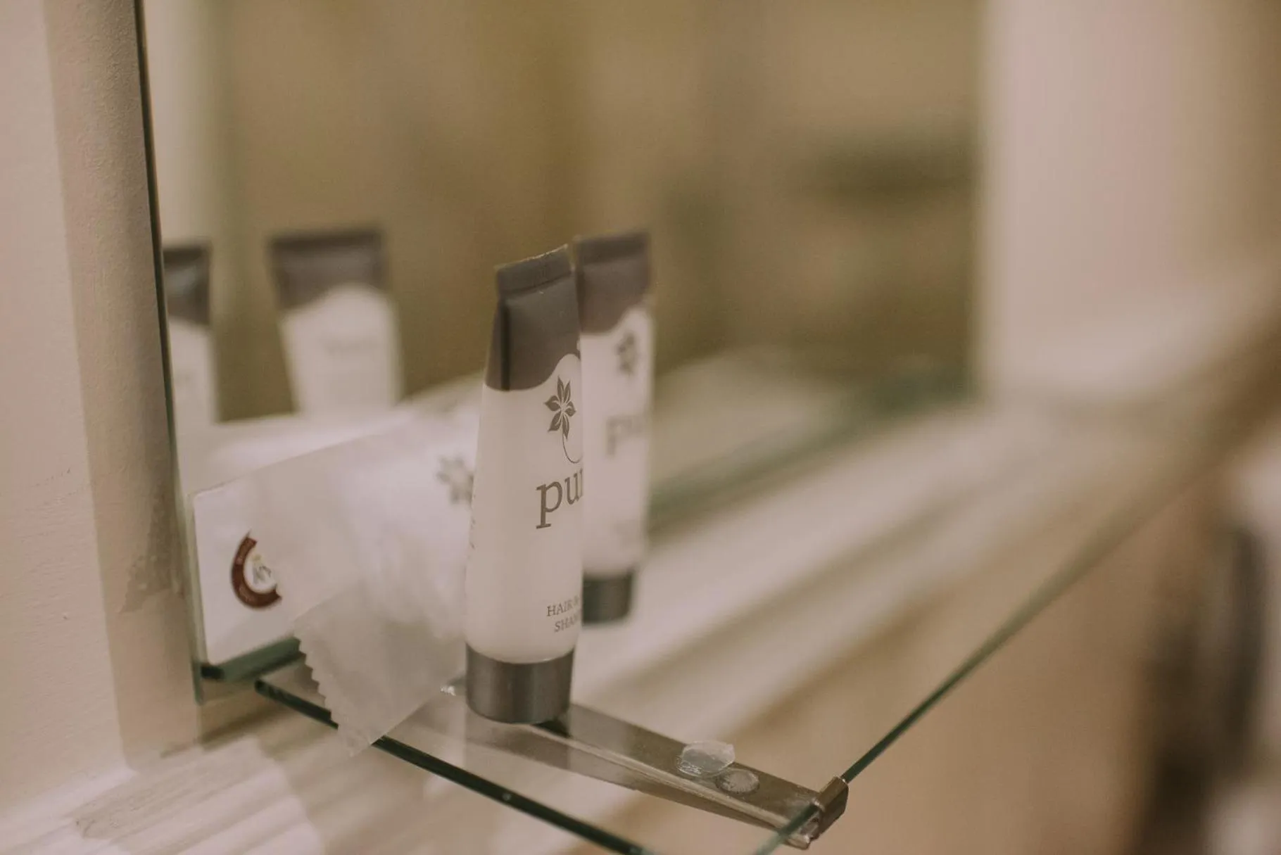 Bathroom in Royal Valentia Hotel