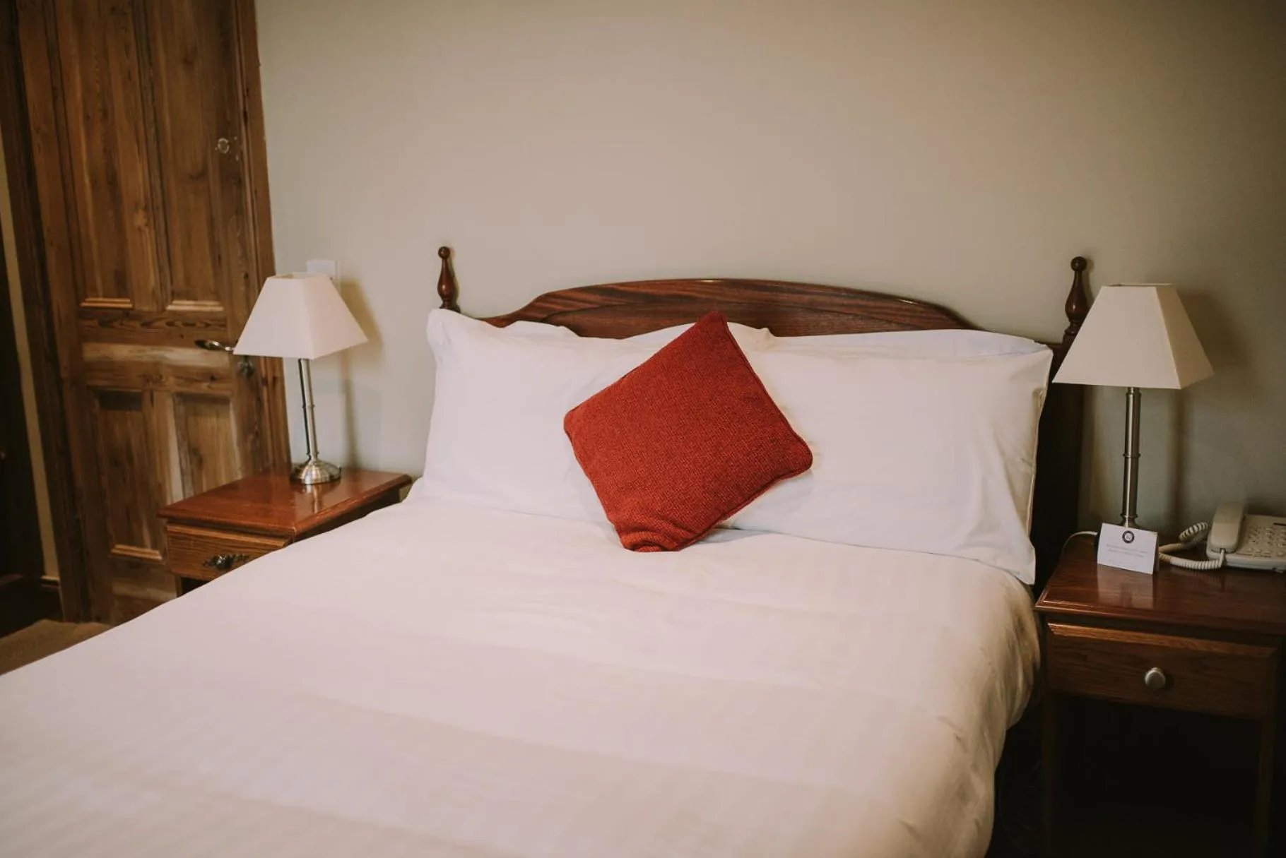 Bed in Royal Valentia Hotel