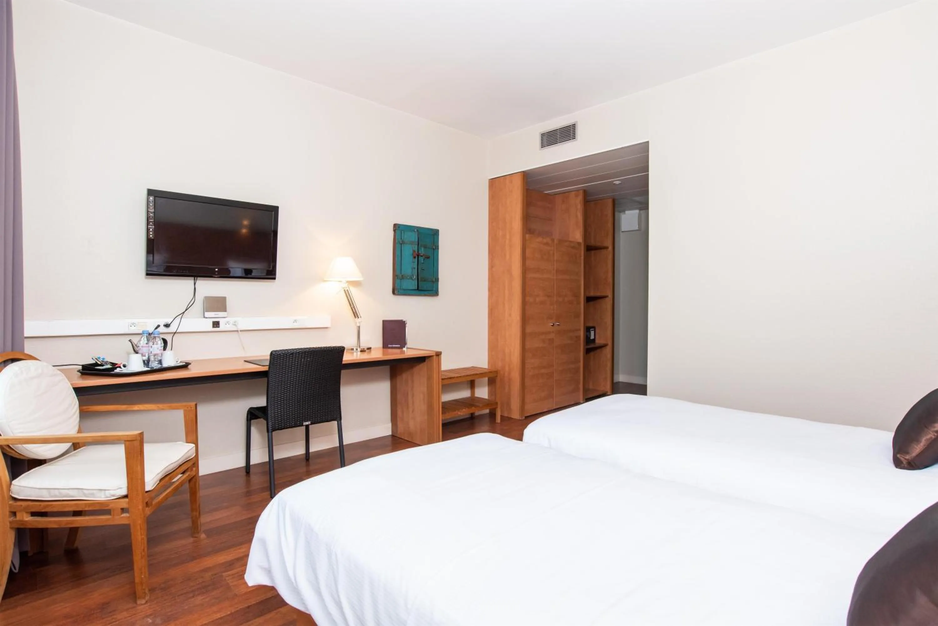 Other, Bed in Best Western Plus Le Canard sur le Toit