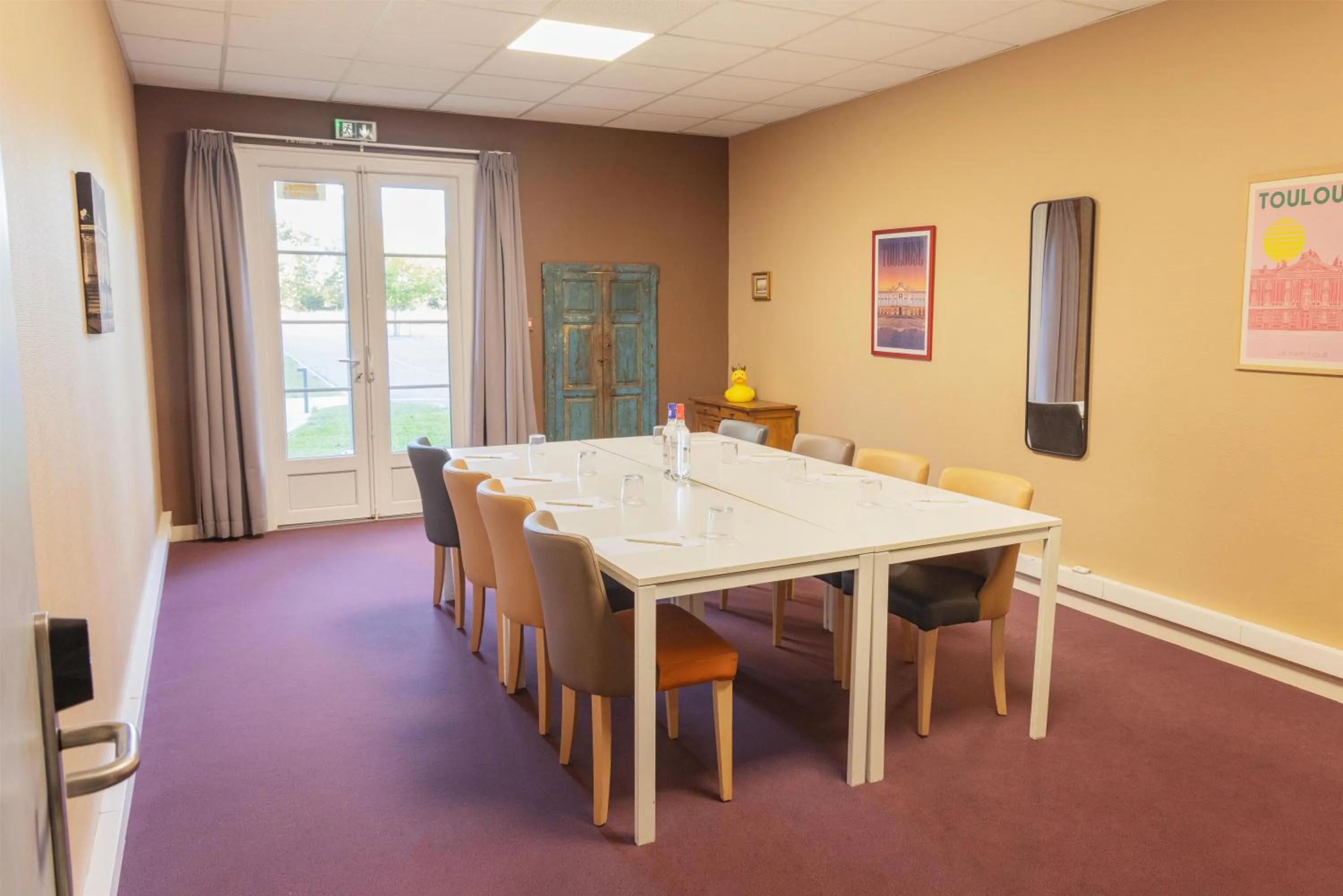 Meeting/conference room in Best Western Plus Le Canard sur le Toit