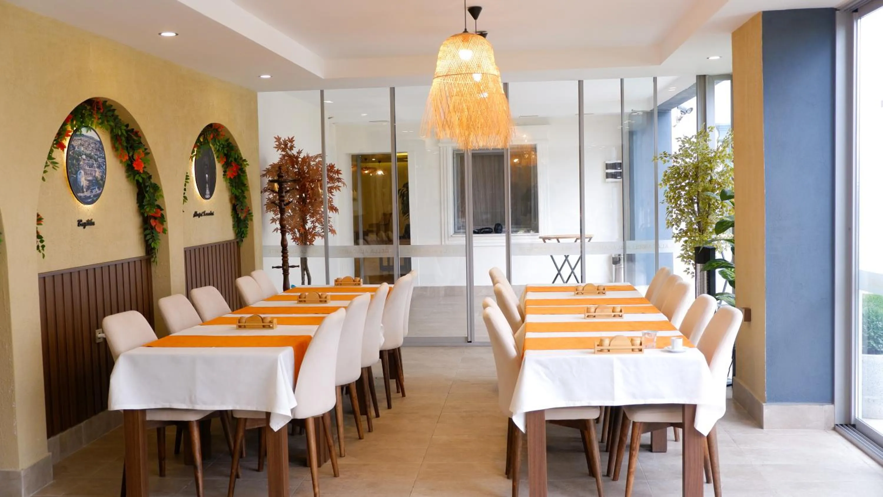 Restaurant/places to eat in Hotel Labella Bergama