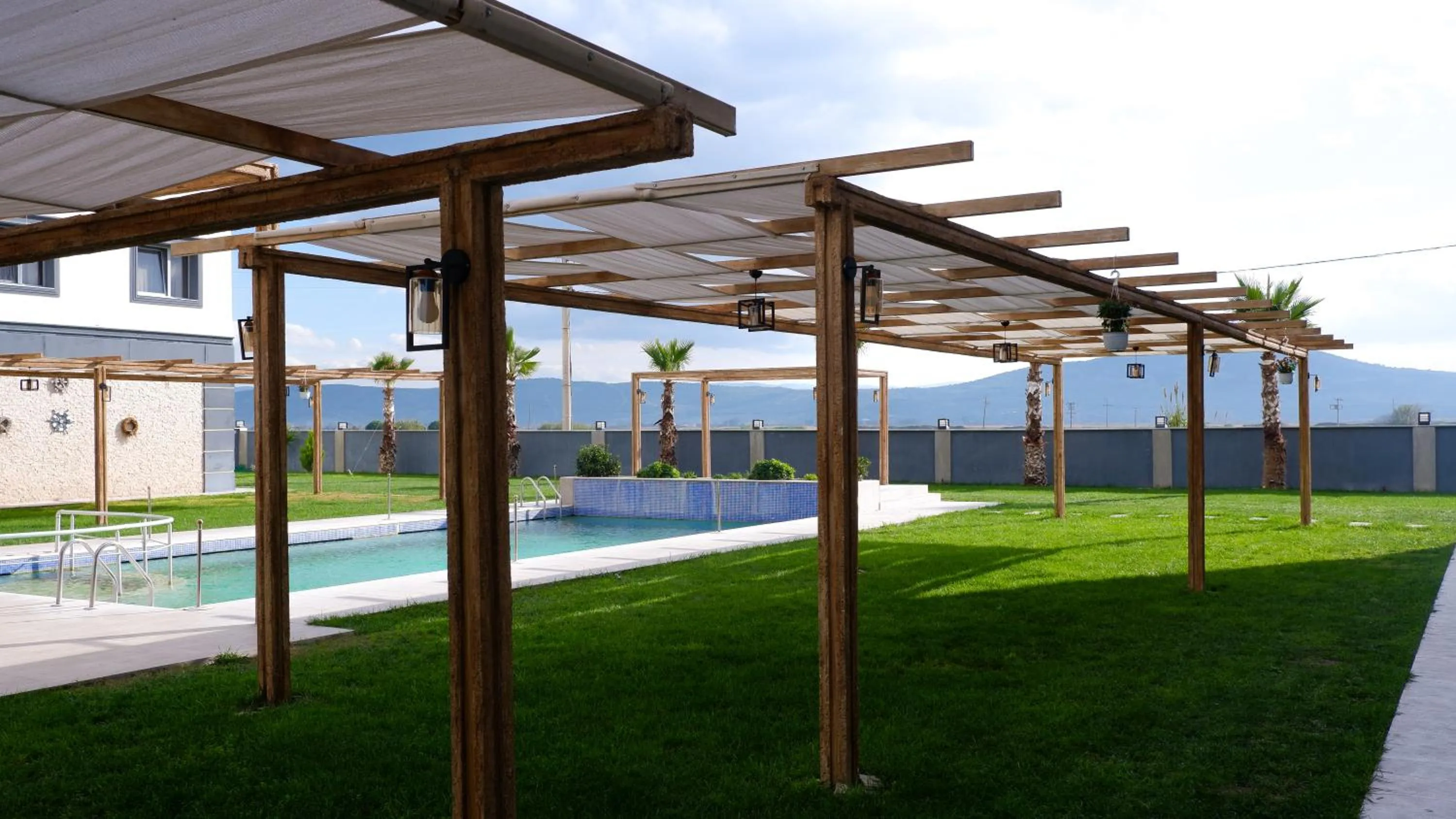 Swimming pool in Hotel Labella Bergama