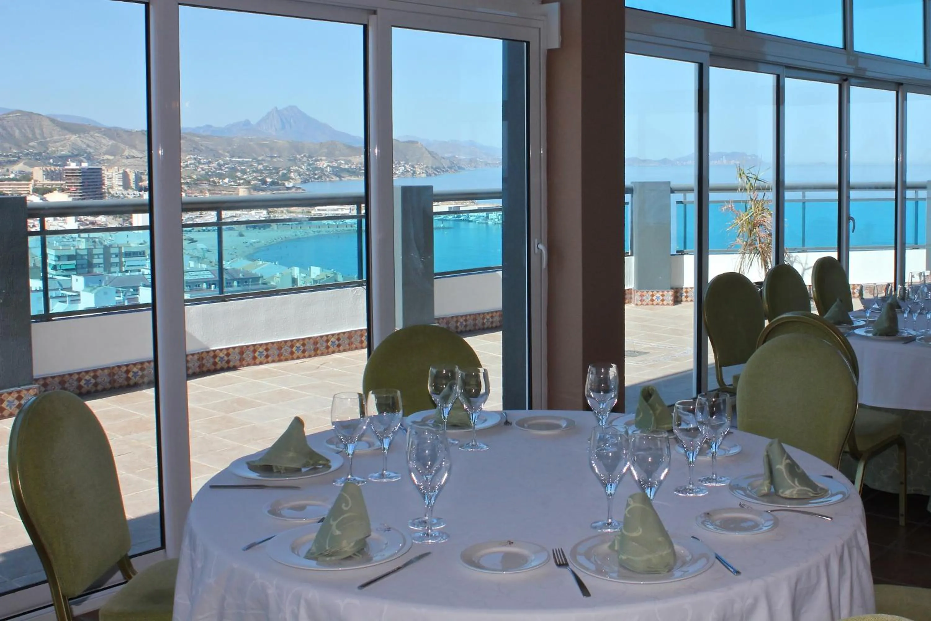 Restaurant/places to eat in La Familia Gallo Rojo