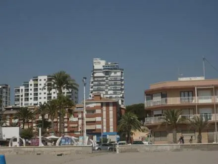 Facade/entrance in La Familia Gallo Rojo