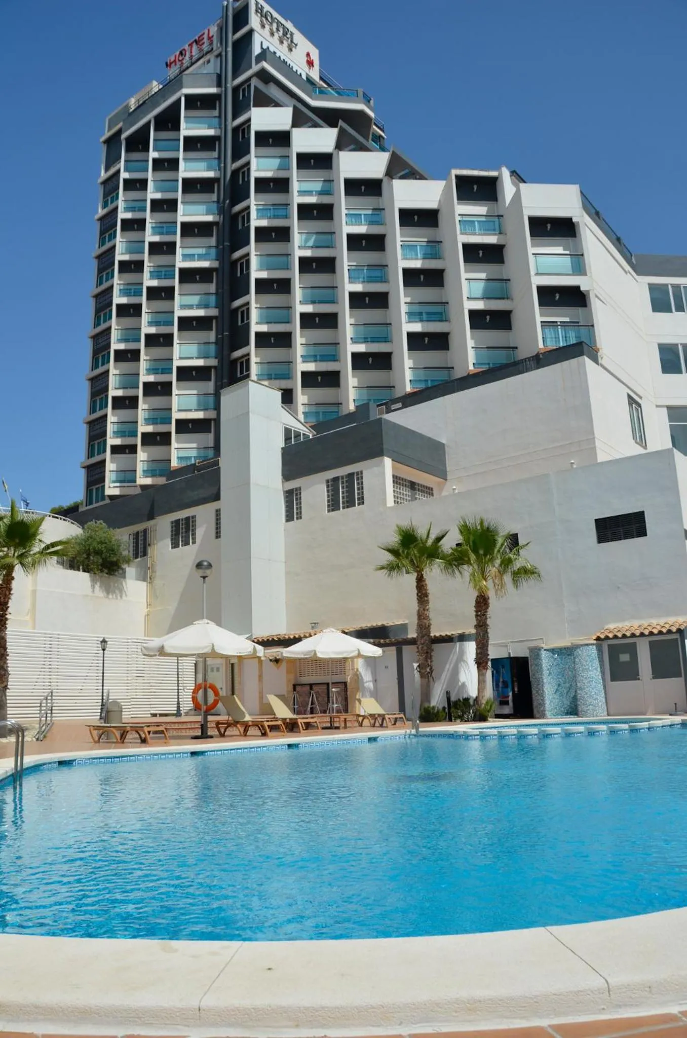 Property building in La Familia Gallo Rojo