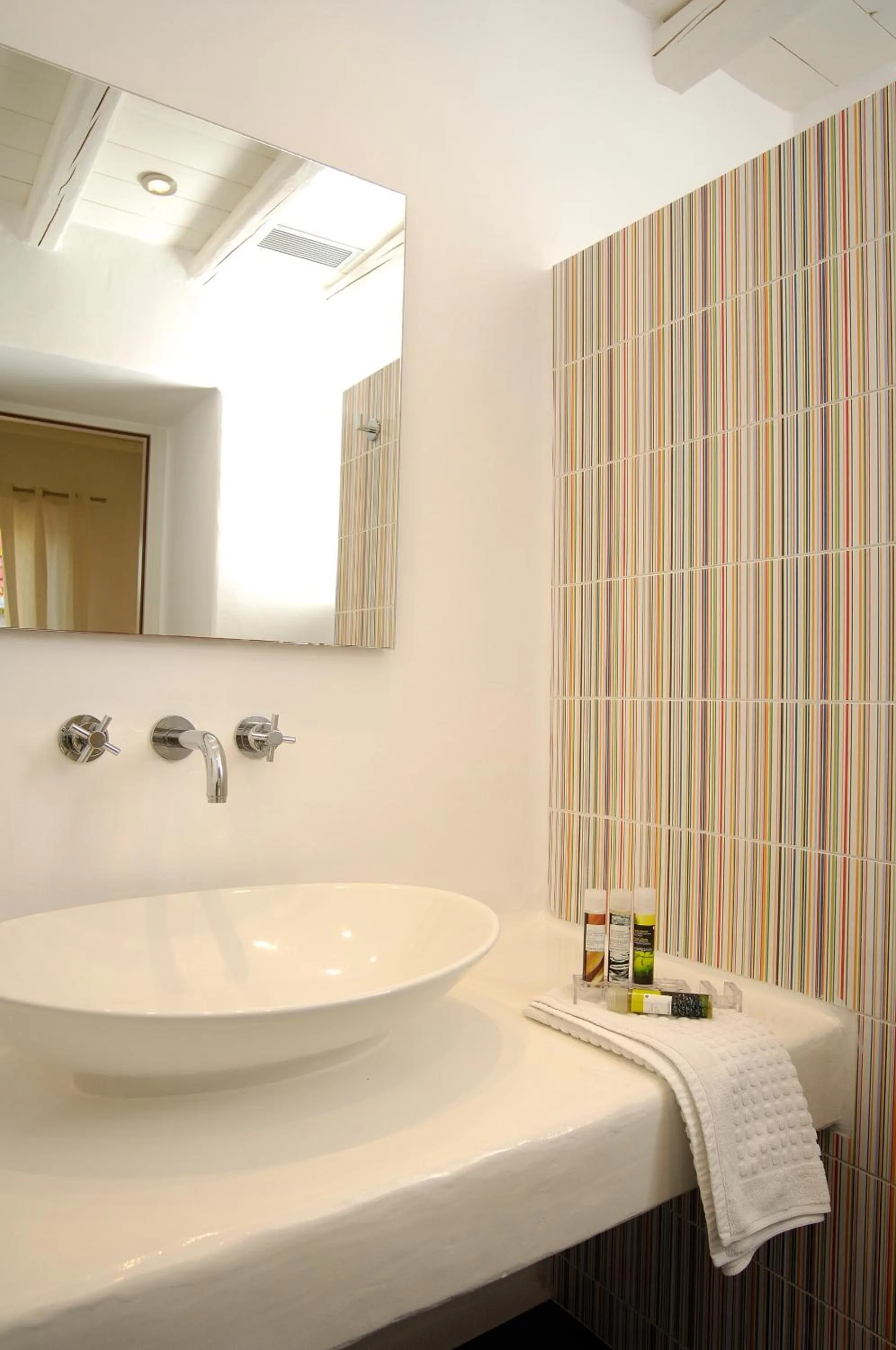 Toilet in Kapetan Tasos Suites