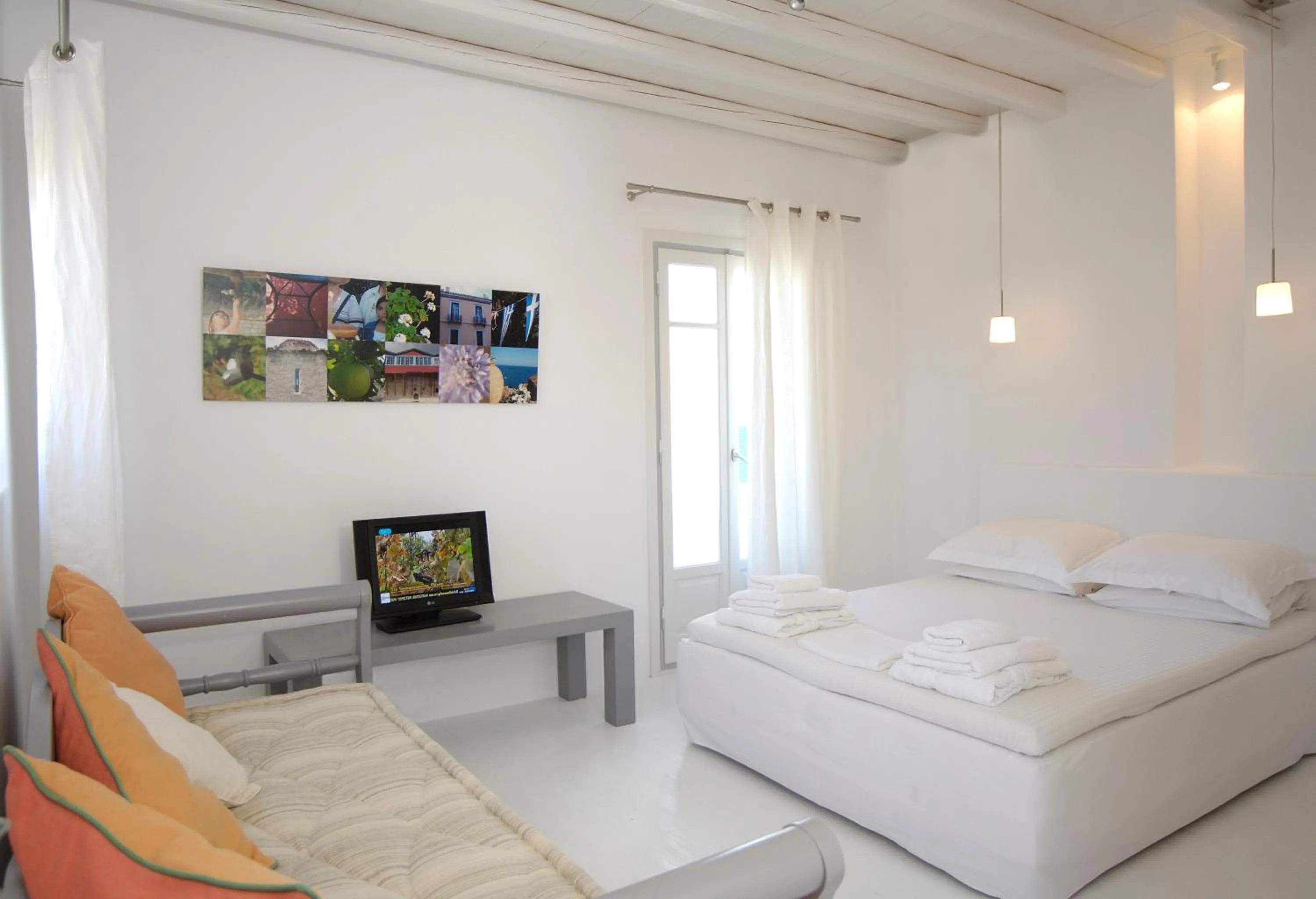 Bedroom, Bed in Kapetan Tasos Suites