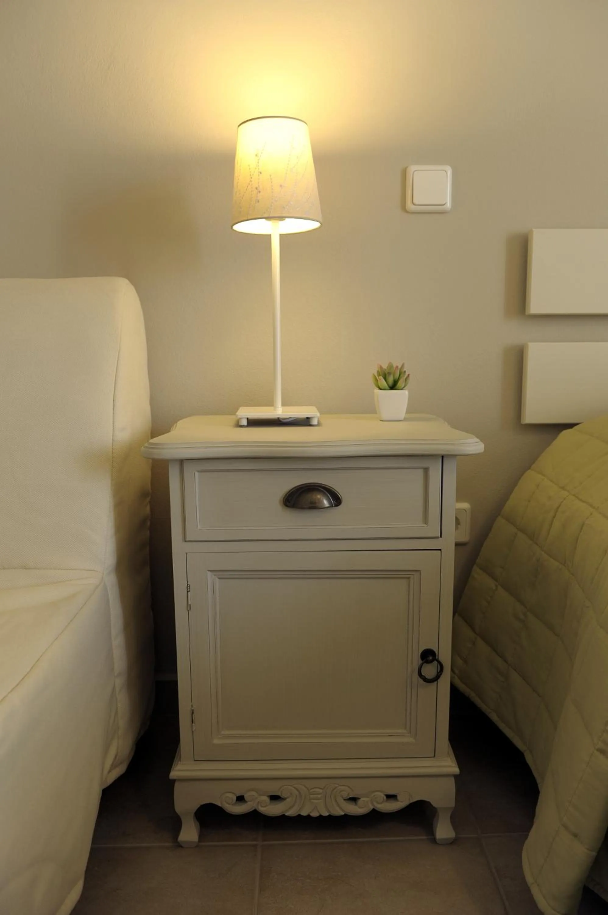 Decorative detail, Bed in Almyris