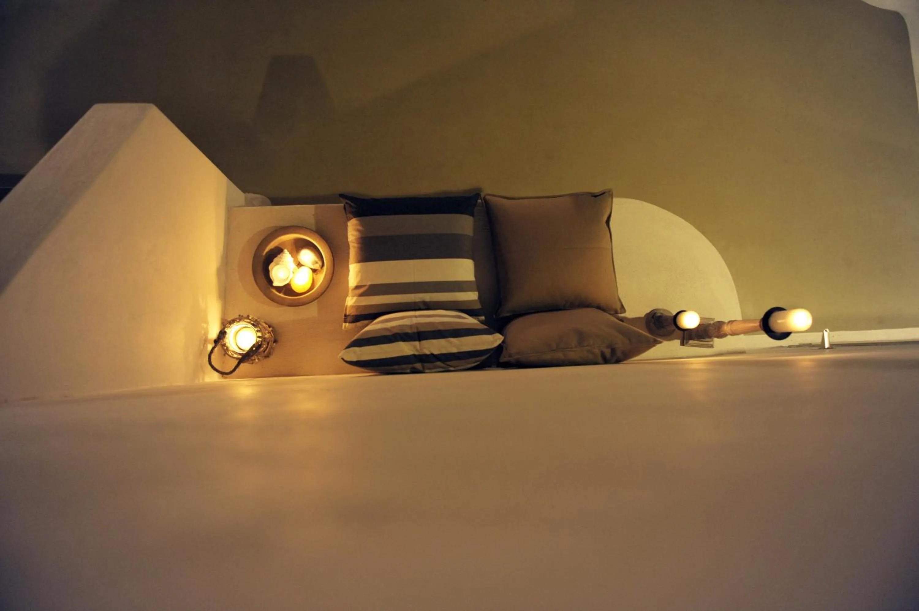 Decorative detail, Bed in Almyris