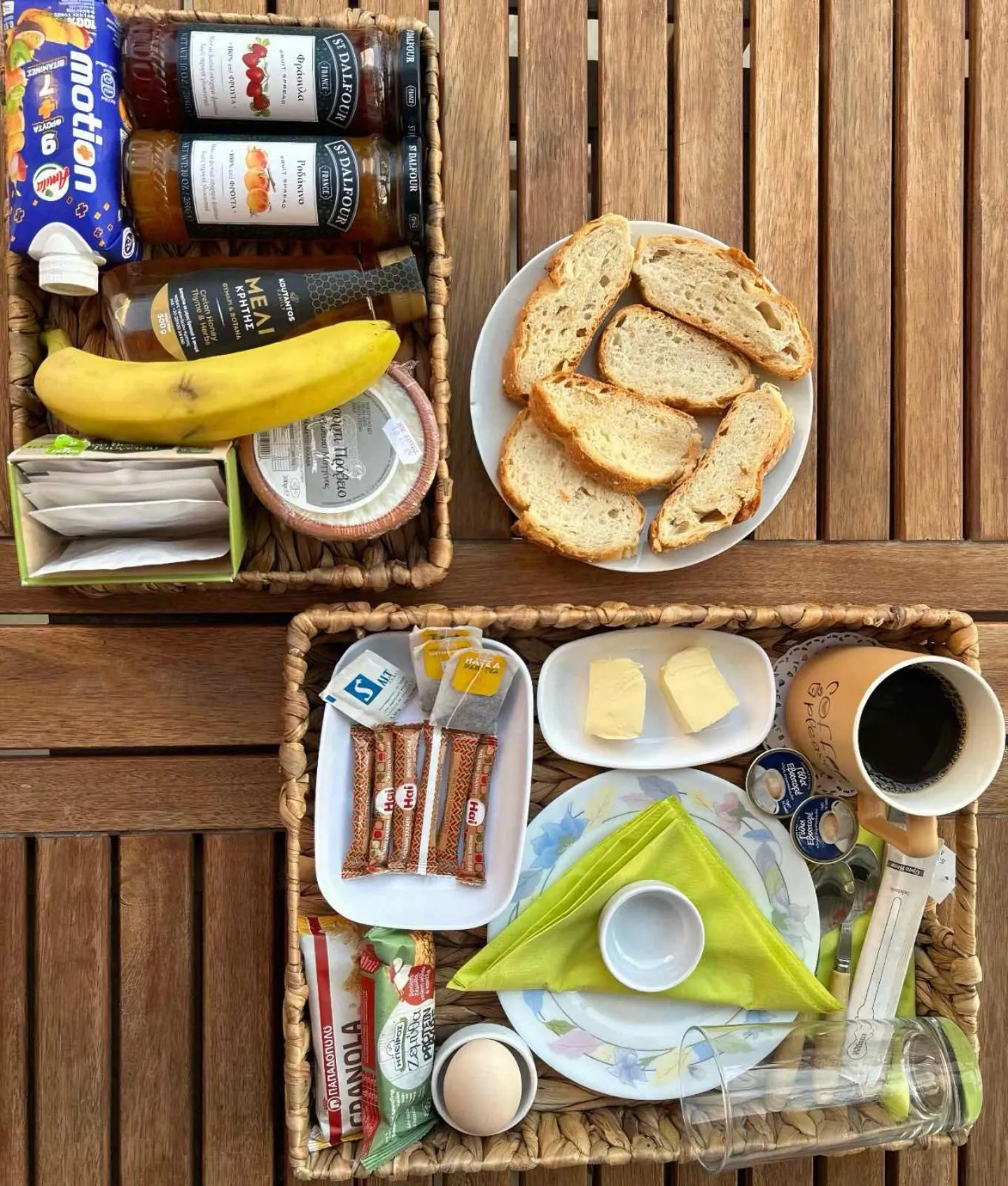 Breakfast in Almyris