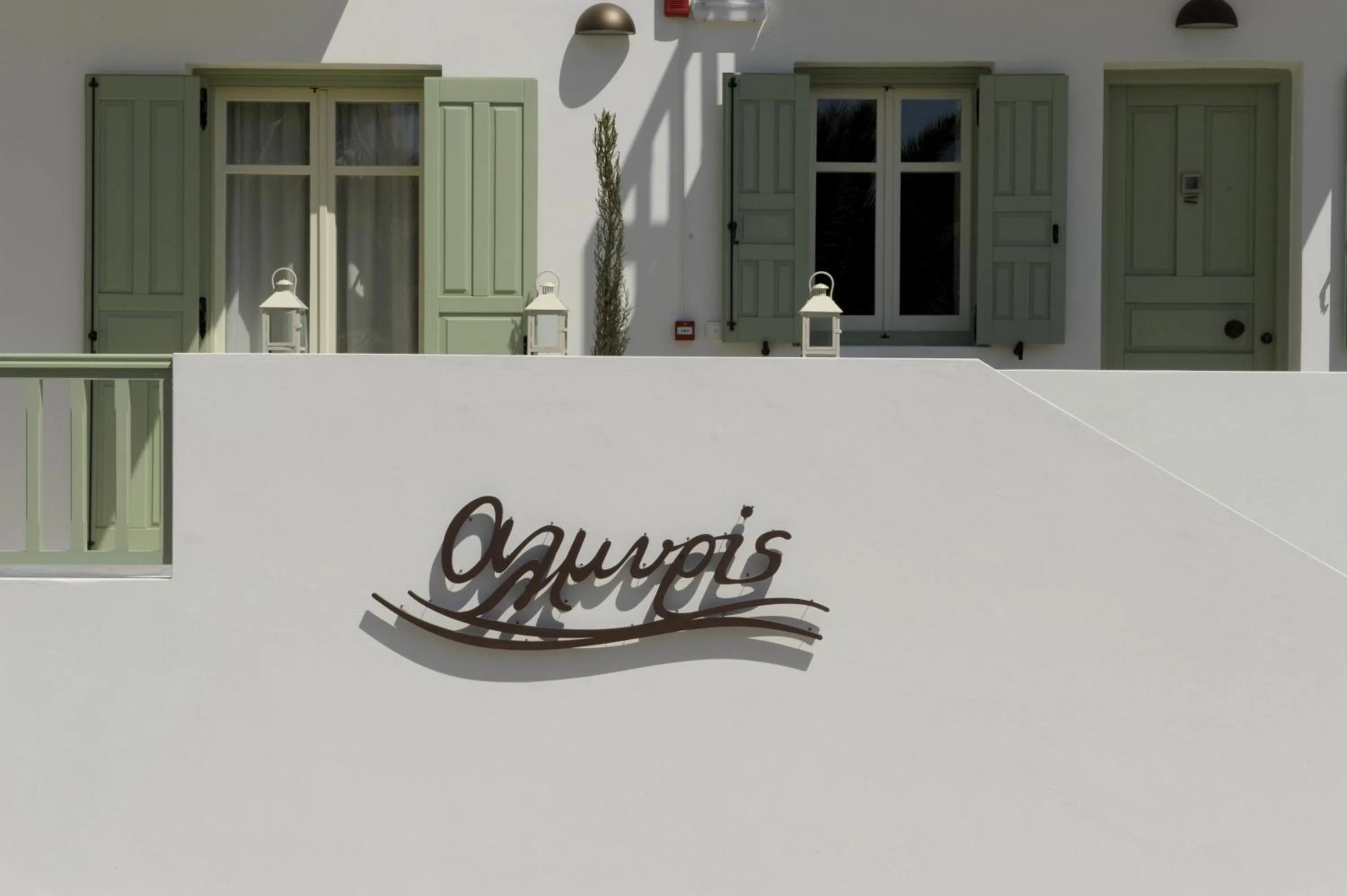 Facade/entrance in Almyris