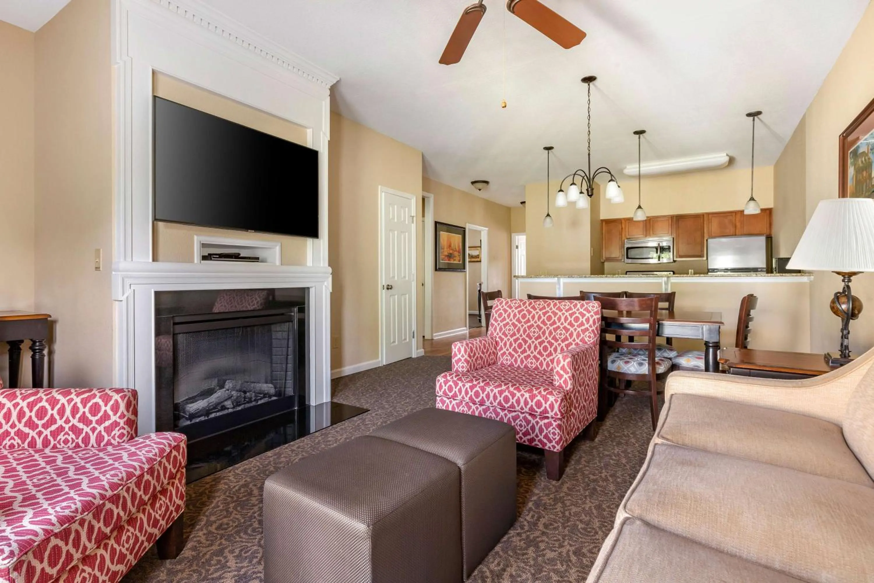 Kitchen or kitchenette in Hilton Vacation Club The Historic Powhatan Williamsburg