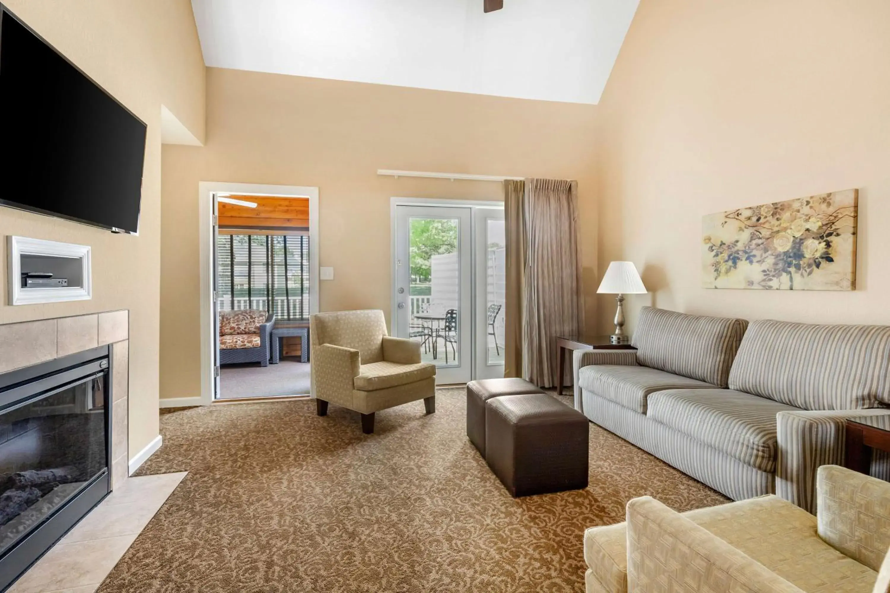 Three Bedroom Three Story Suite with Sofabed in Hilton Vacation Club The Historic Powhatan Williamsburg Three Bedroom Three Story Suite with Sofabed in Hilton Vacation Club The Historic Powhatan Williamsburg