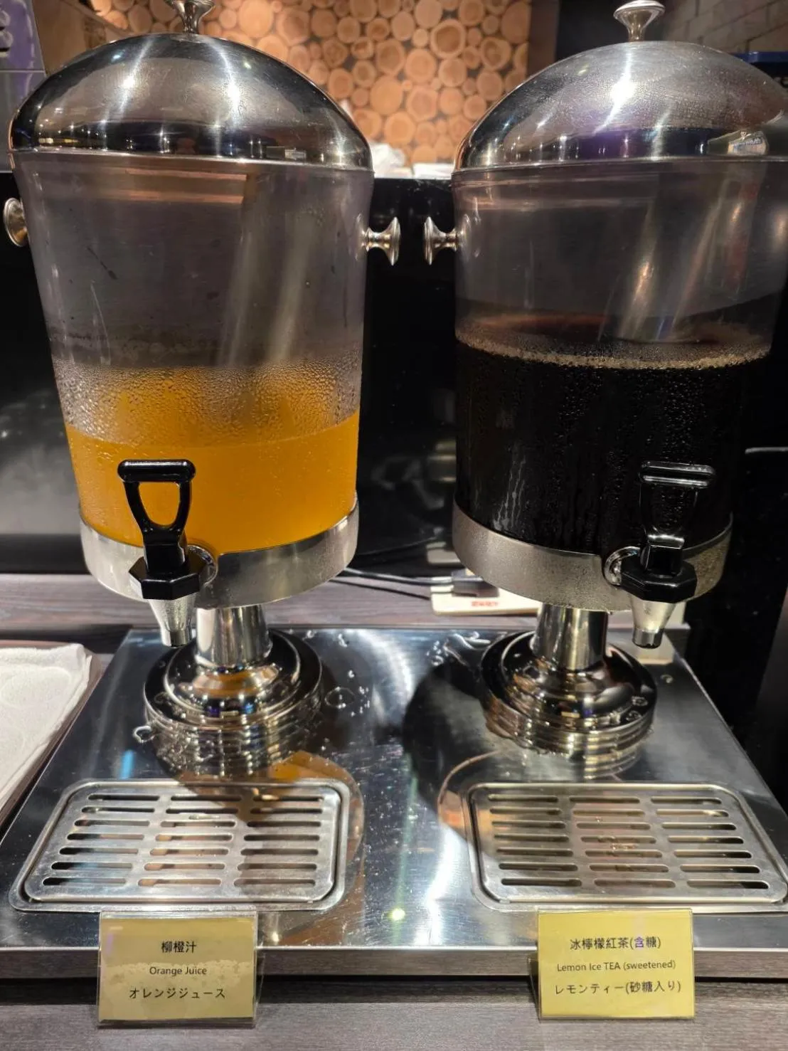 Breakfast in Simple + Hotel