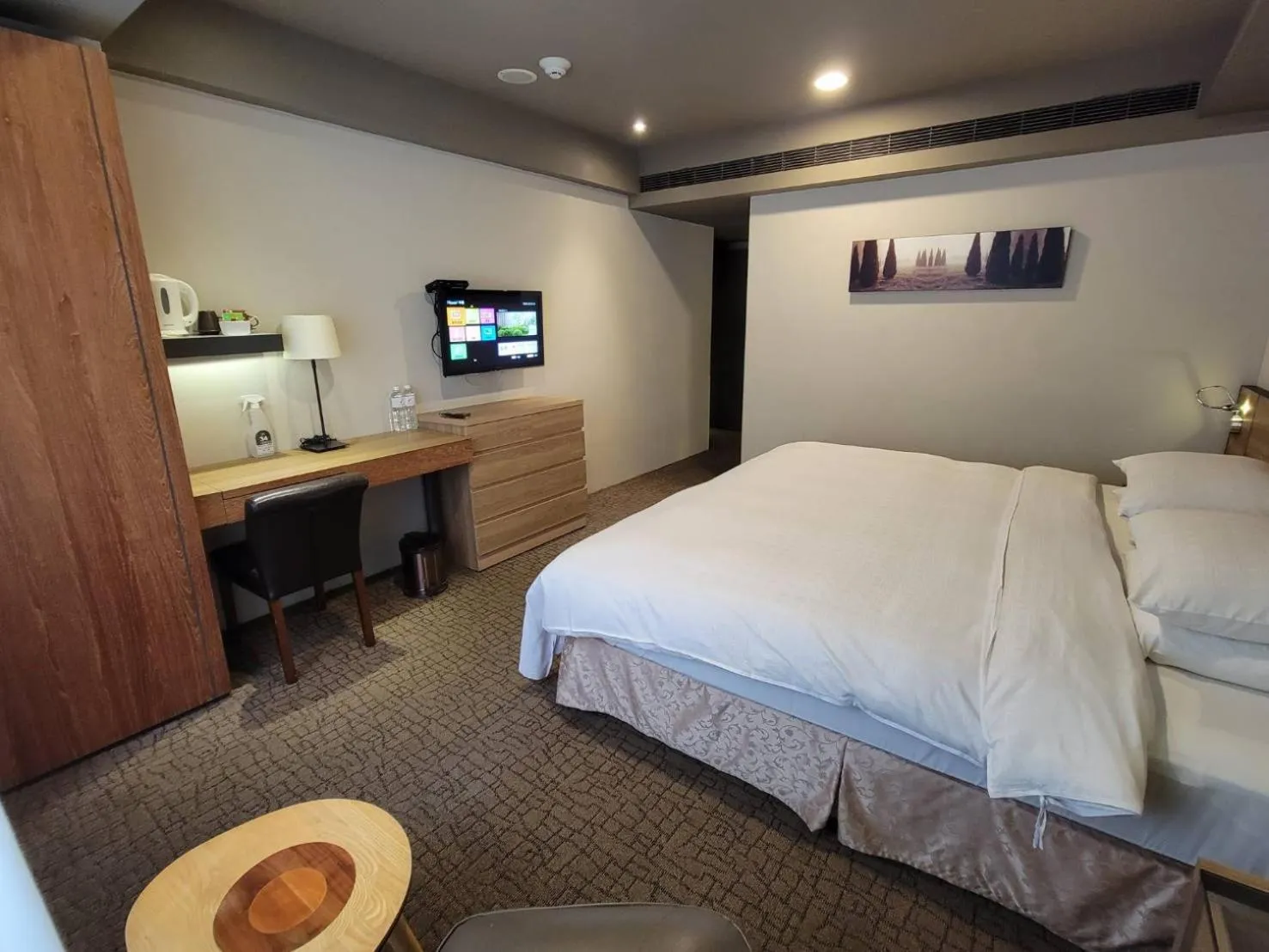 Photo of the whole room, Bed in Simple + Hotel