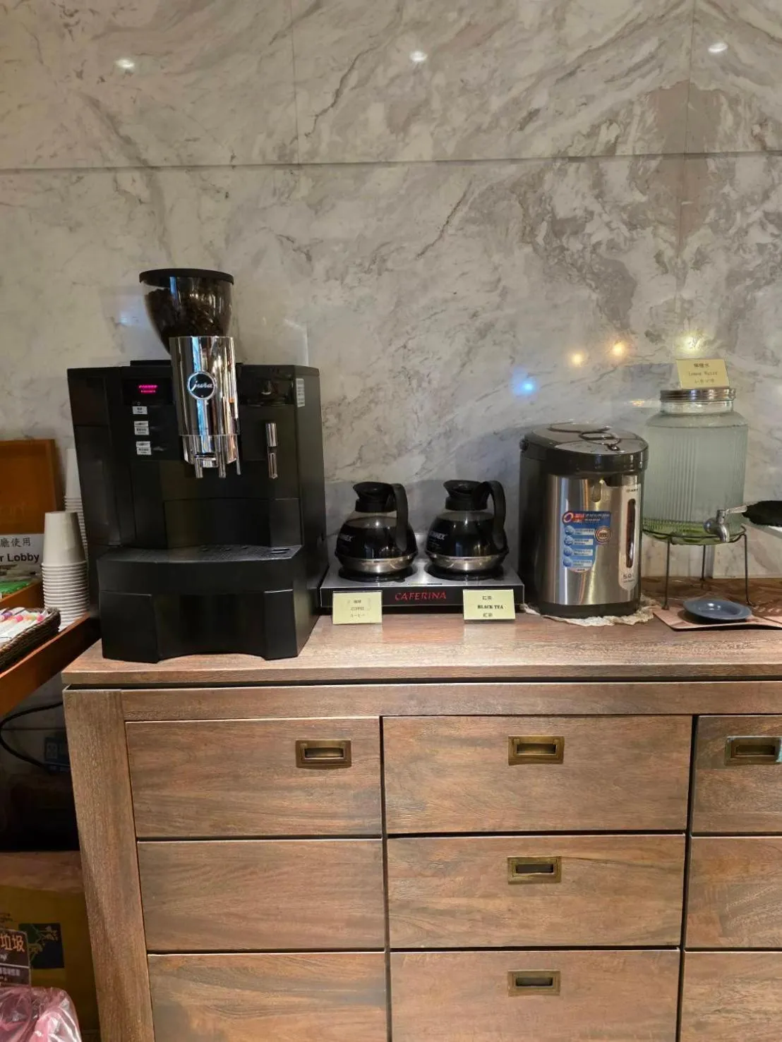 Coffee/tea facilities in Simple + Hotel