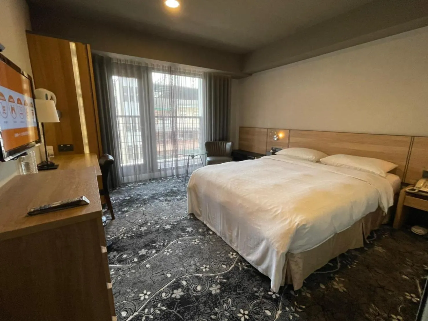 Photo of the whole room, Bed in Simple + Hotel