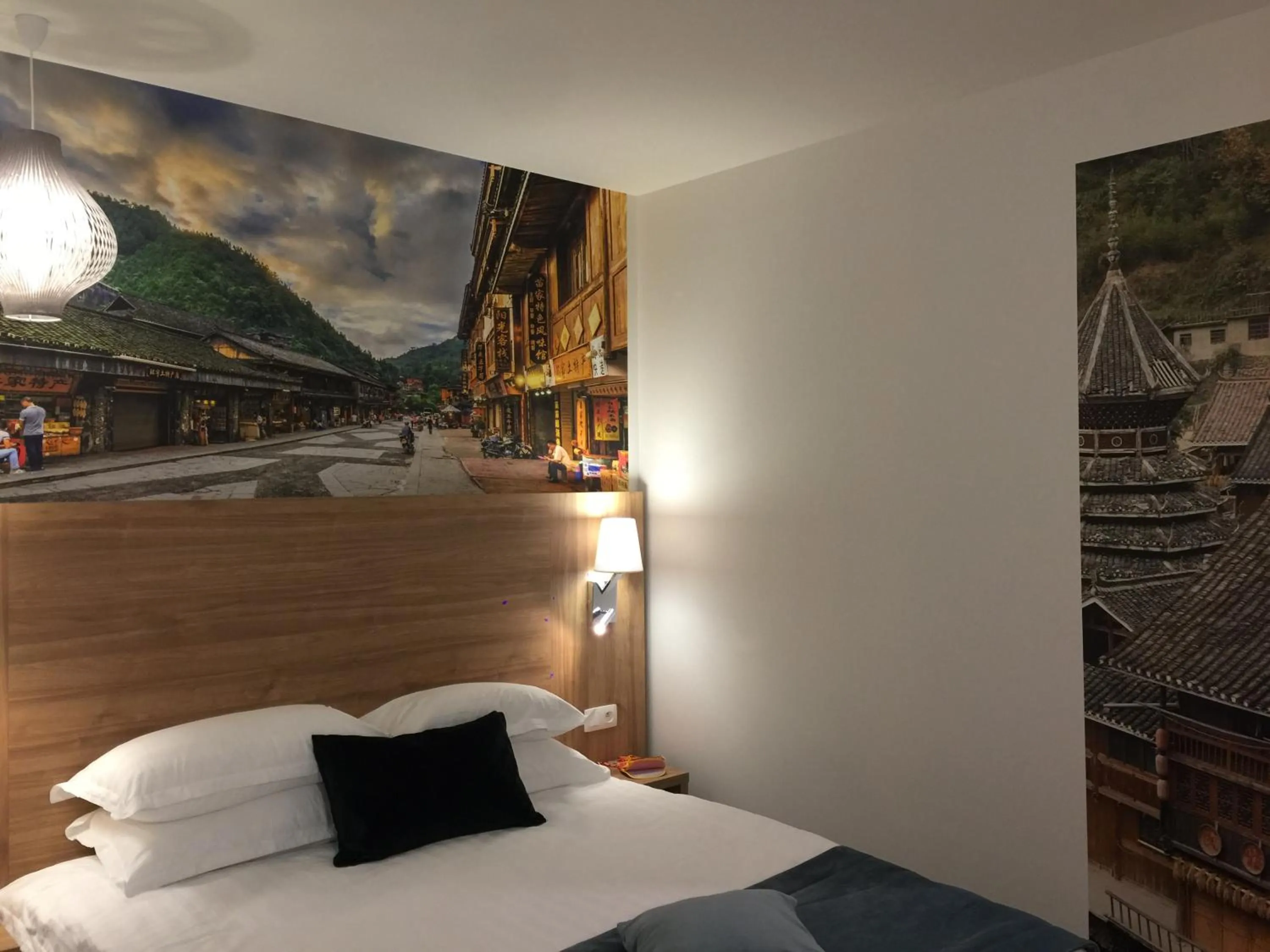 Bedroom, Bed in cité impériale ye