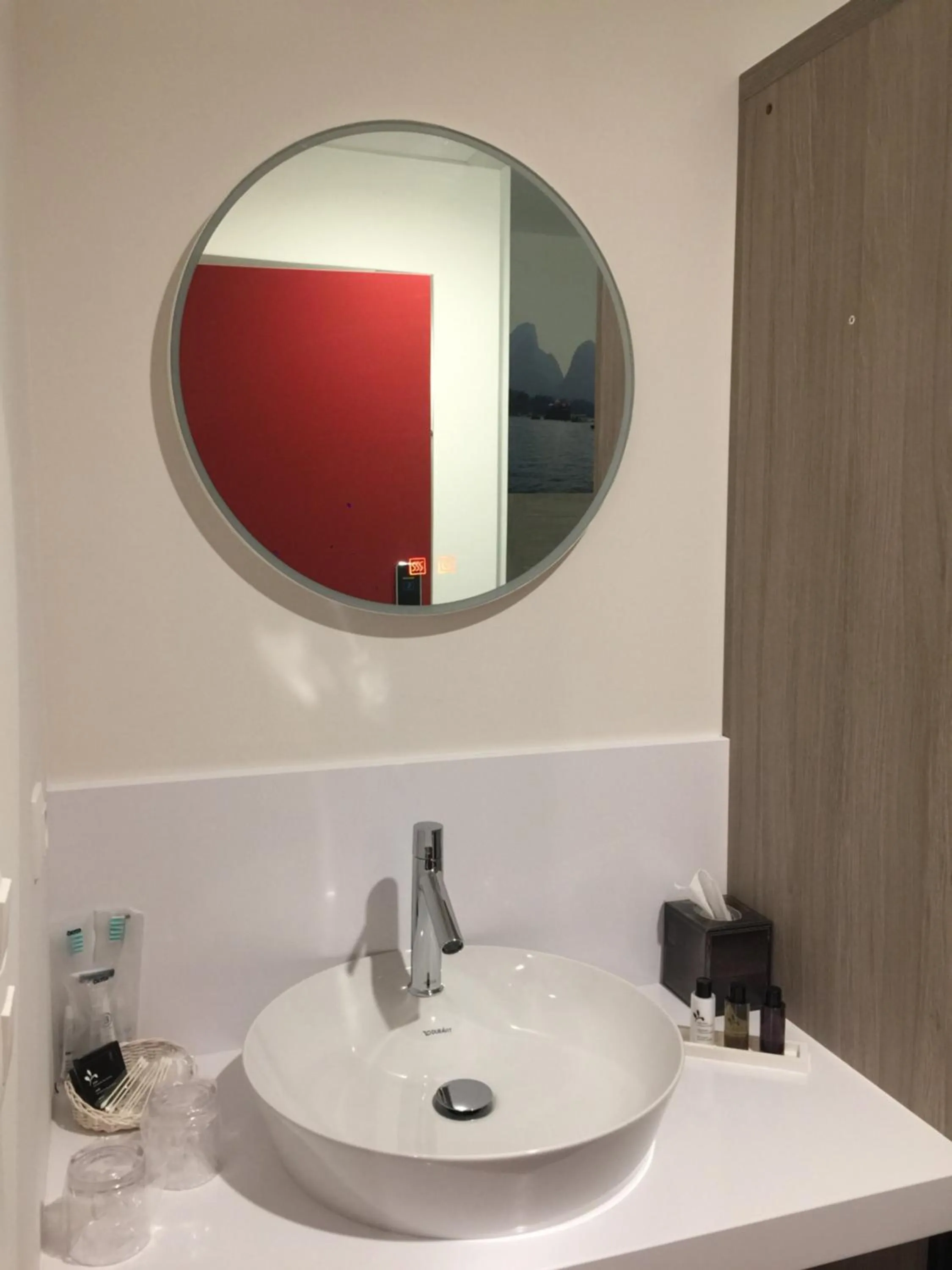 Bathroom in cité impériale ye