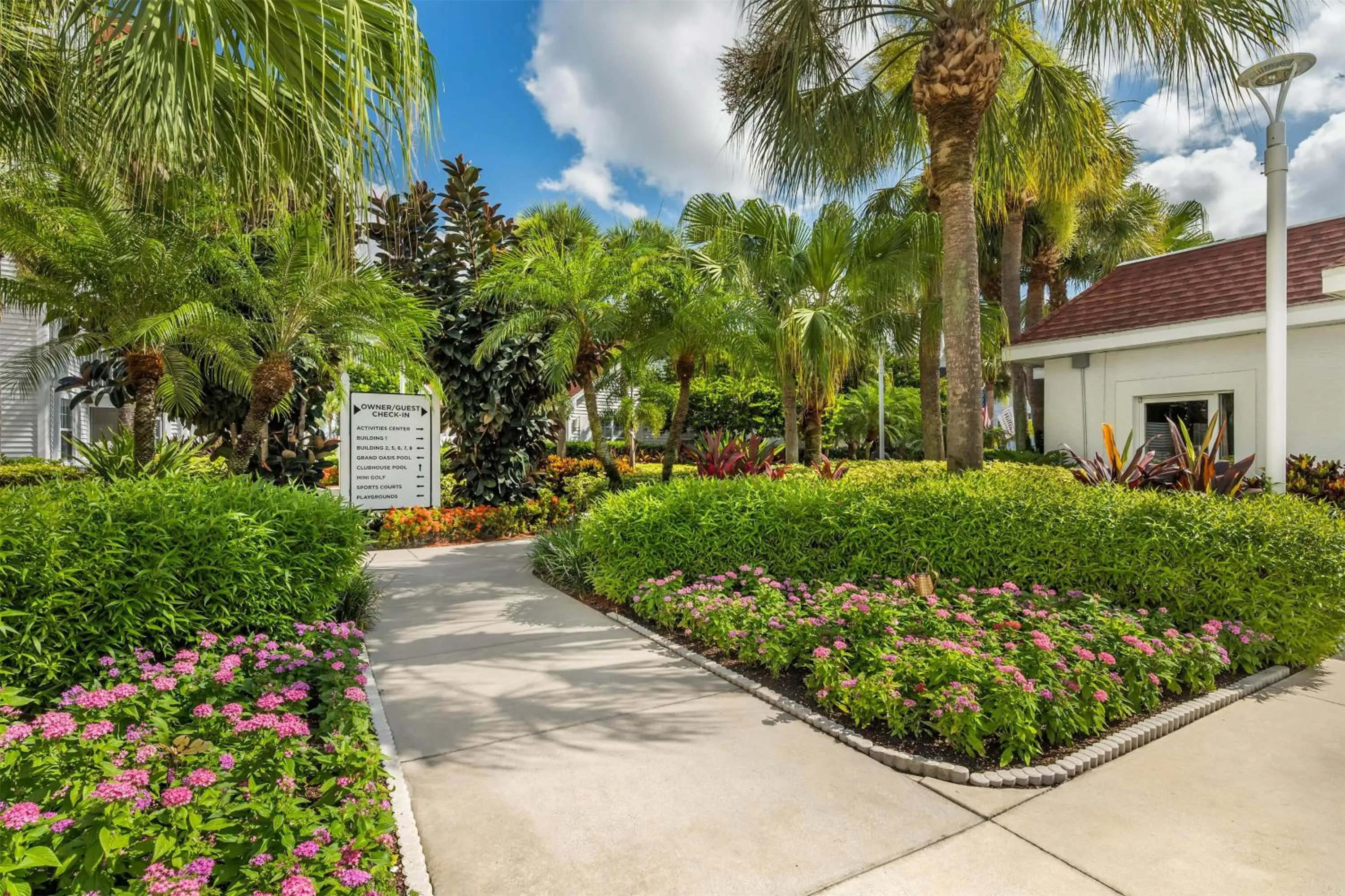 Property building in Hilton Vacation Club Grand Beach Orlando