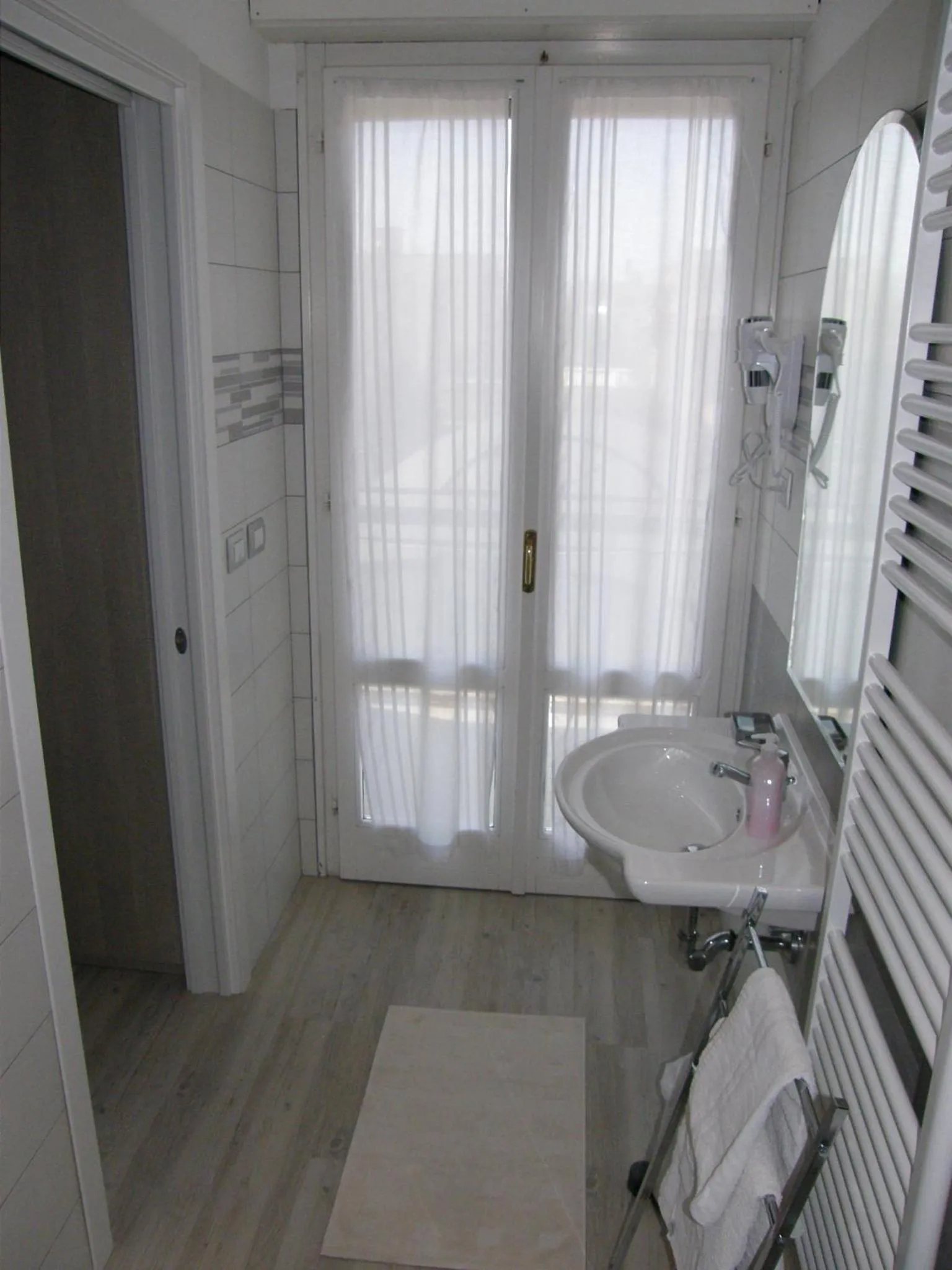 Bathroom in Hotel Stefan Room & Breakfast