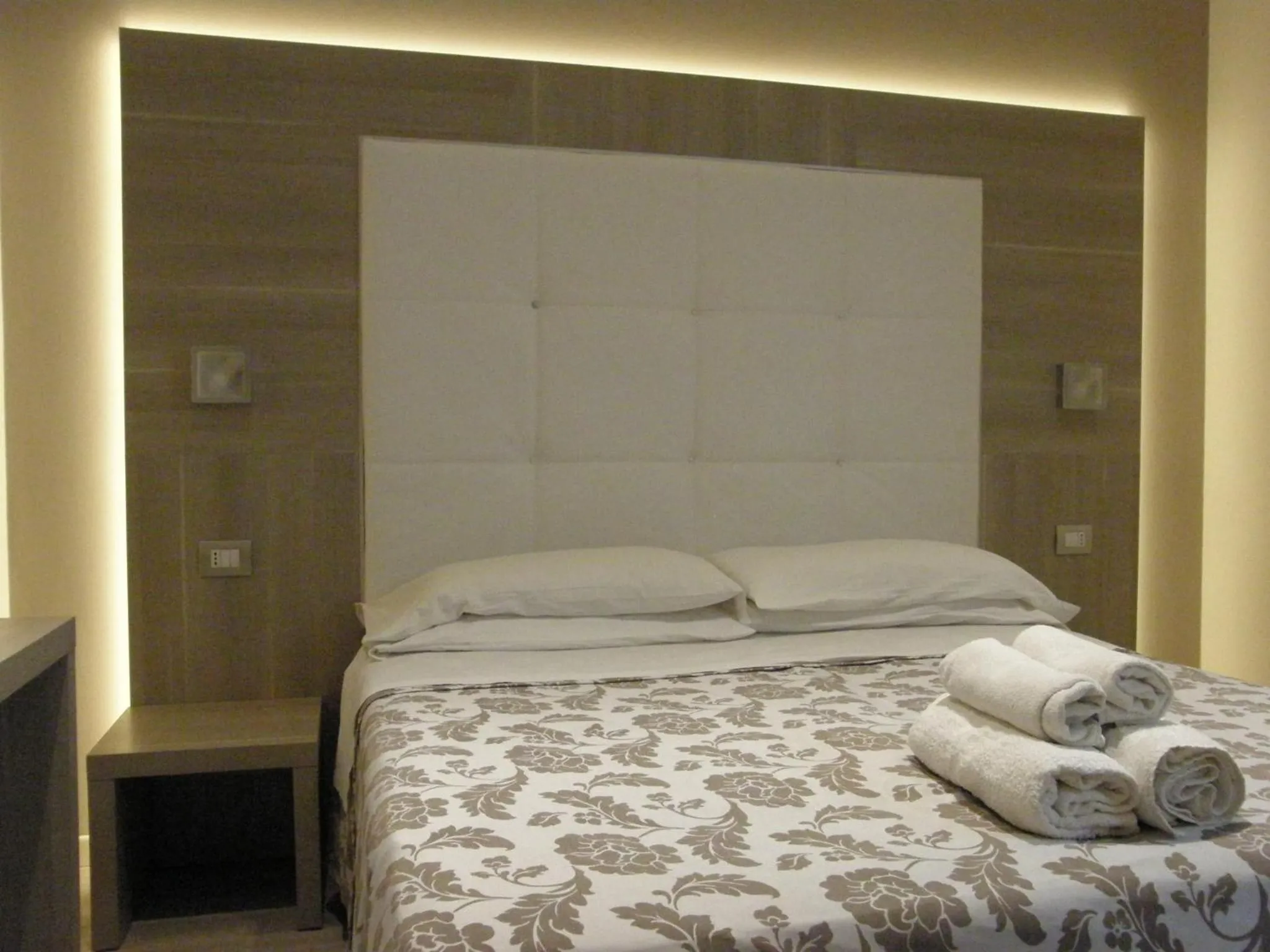 Bed in Hotel Stefan Room & Breakfast