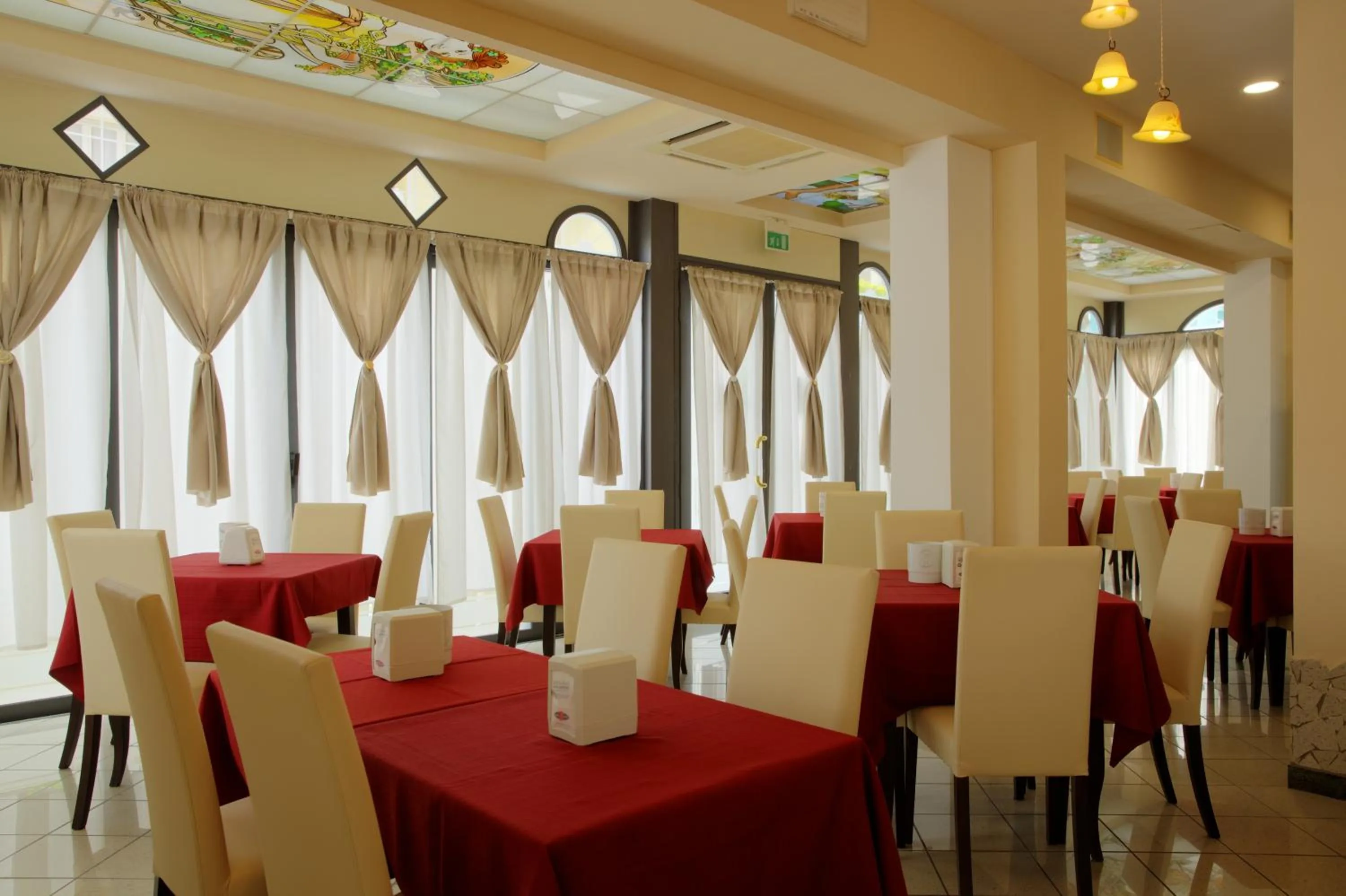 Restaurant/places to eat in Hotel Stefan Room & Breakfast