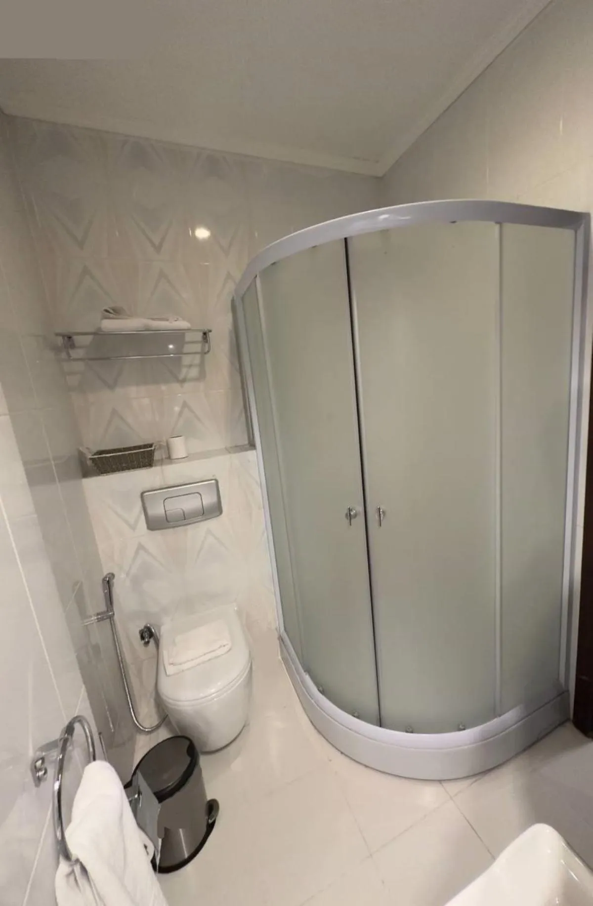 Shower in Jouhayna Hotel&Suite