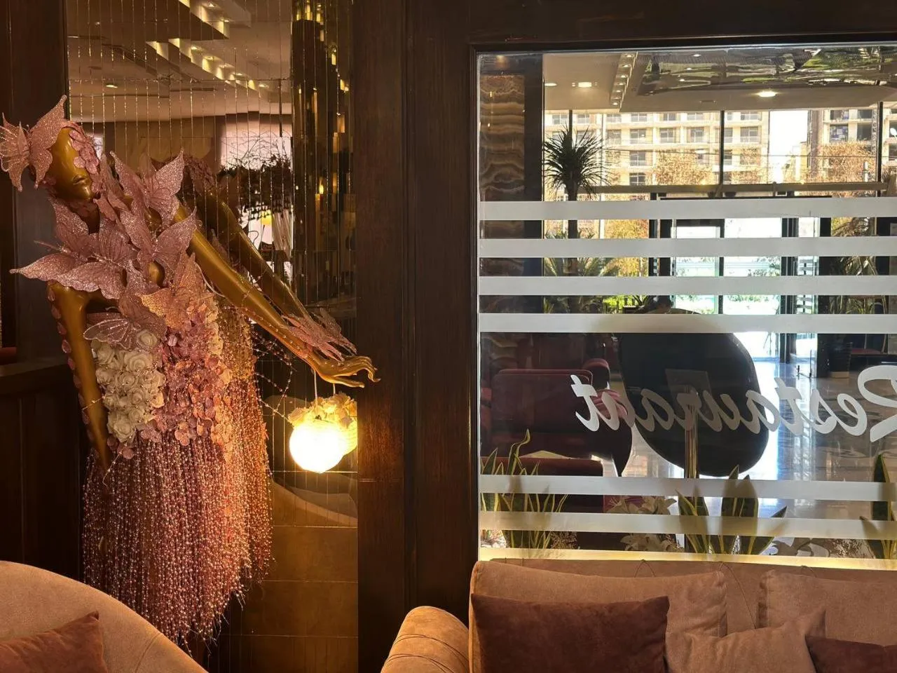 Restaurant/places to eat in Jouhayna Hotel&Suite