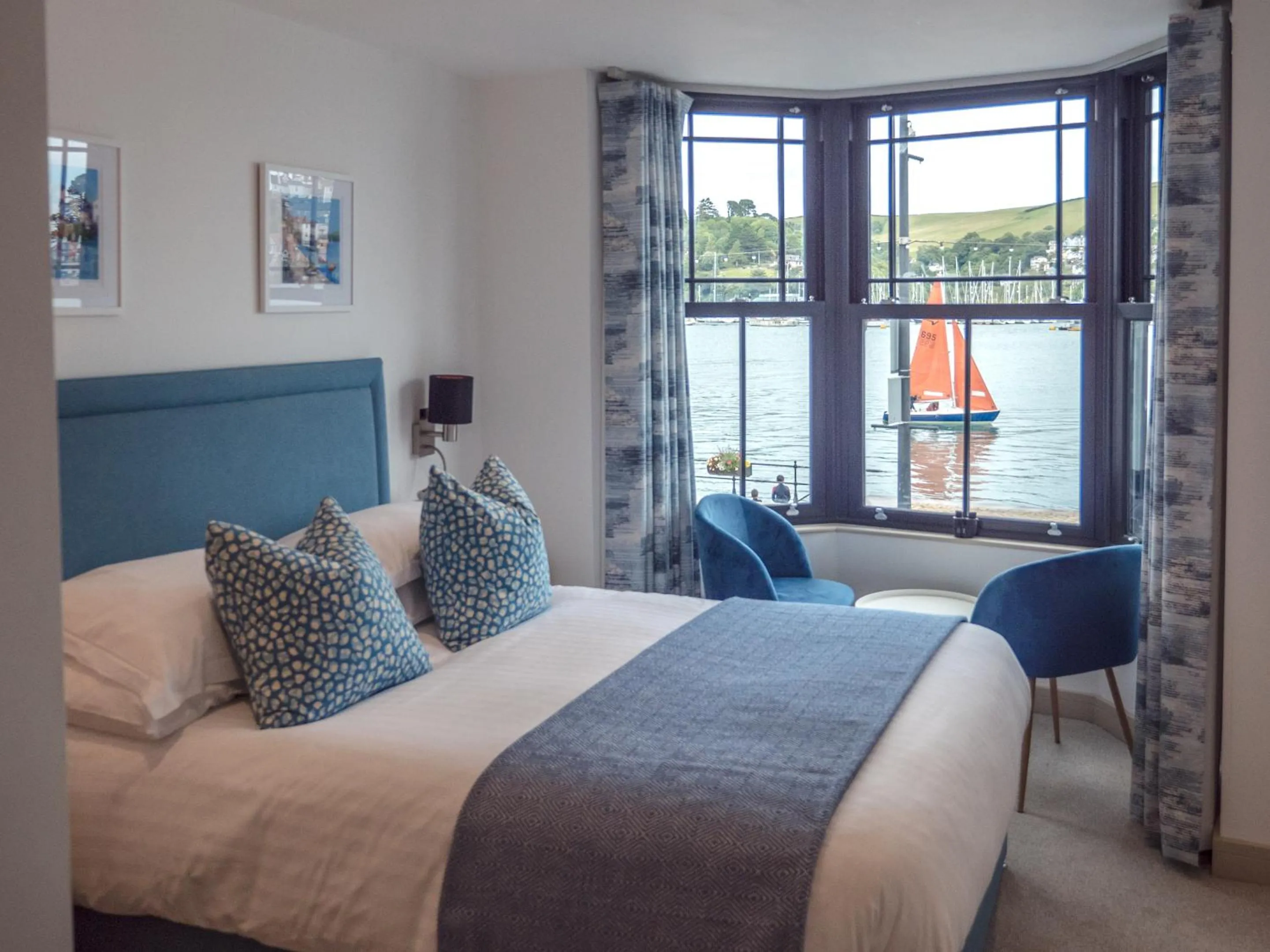 Bedroom, Bed in Waterfront House