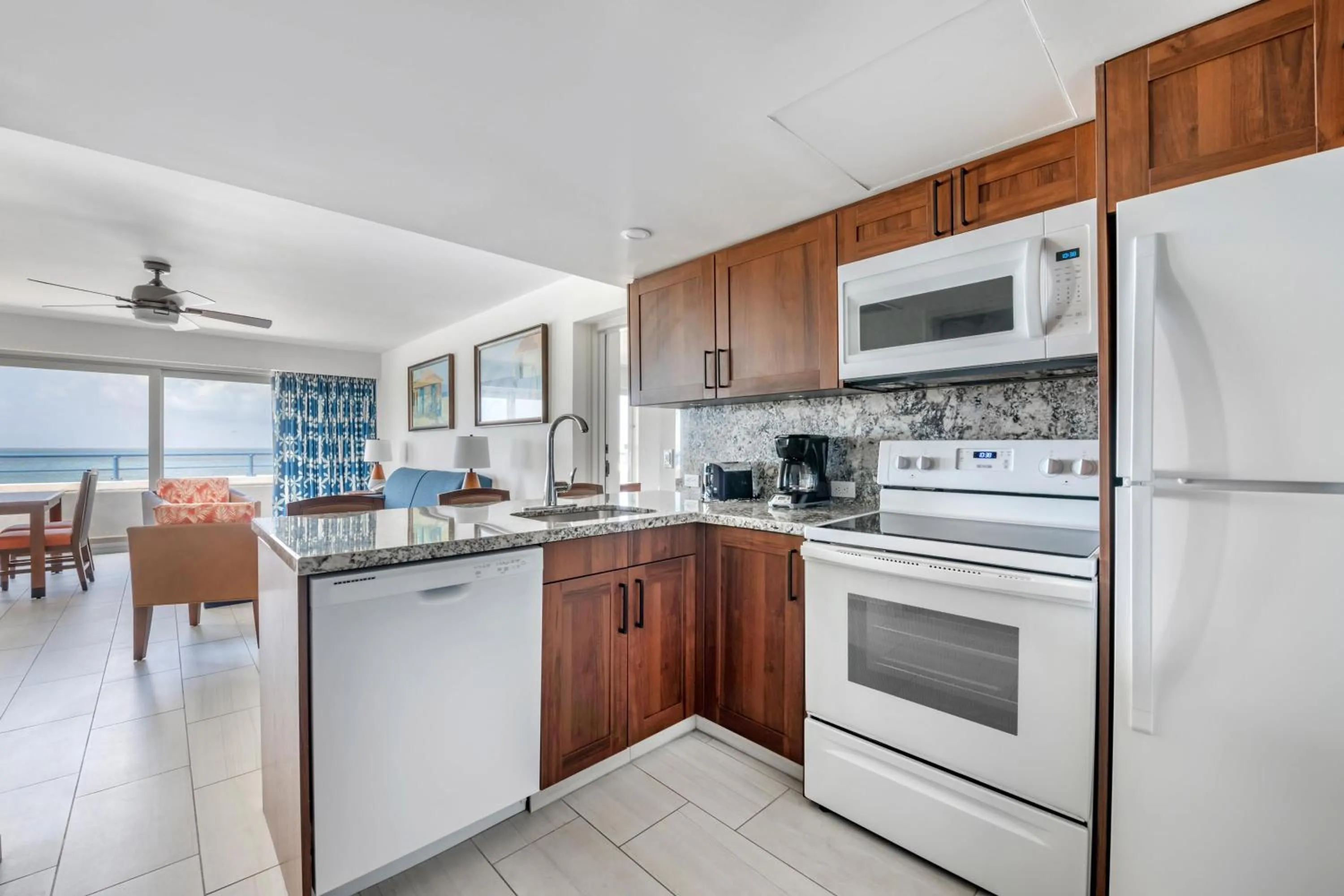 Kitchen or kitchenette in Hilton Vacation Club Flamingo Beach Sint Maarten