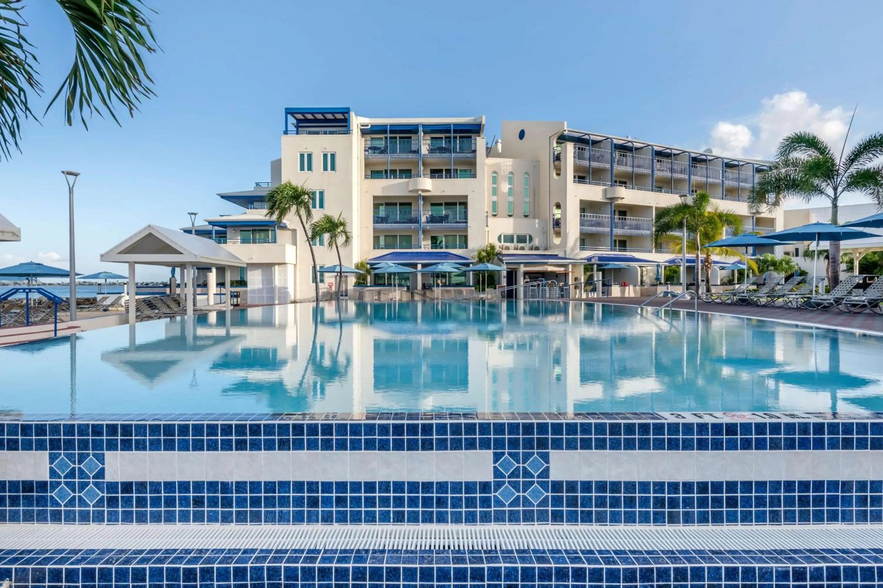 Property building in Hilton Vacation Club Flamingo Beach Sint Maarten
