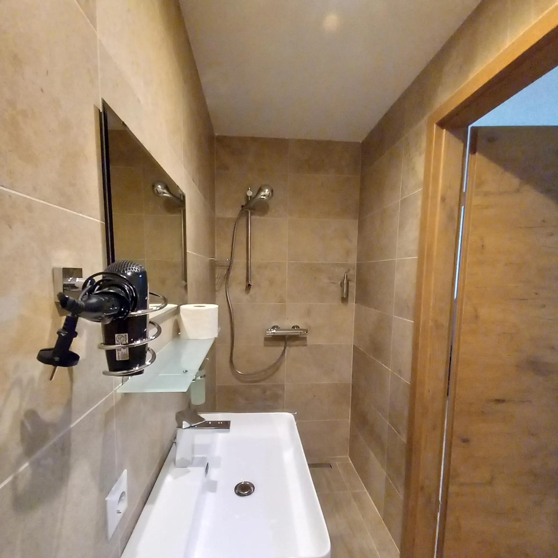 Bathroom in Pension Alpina