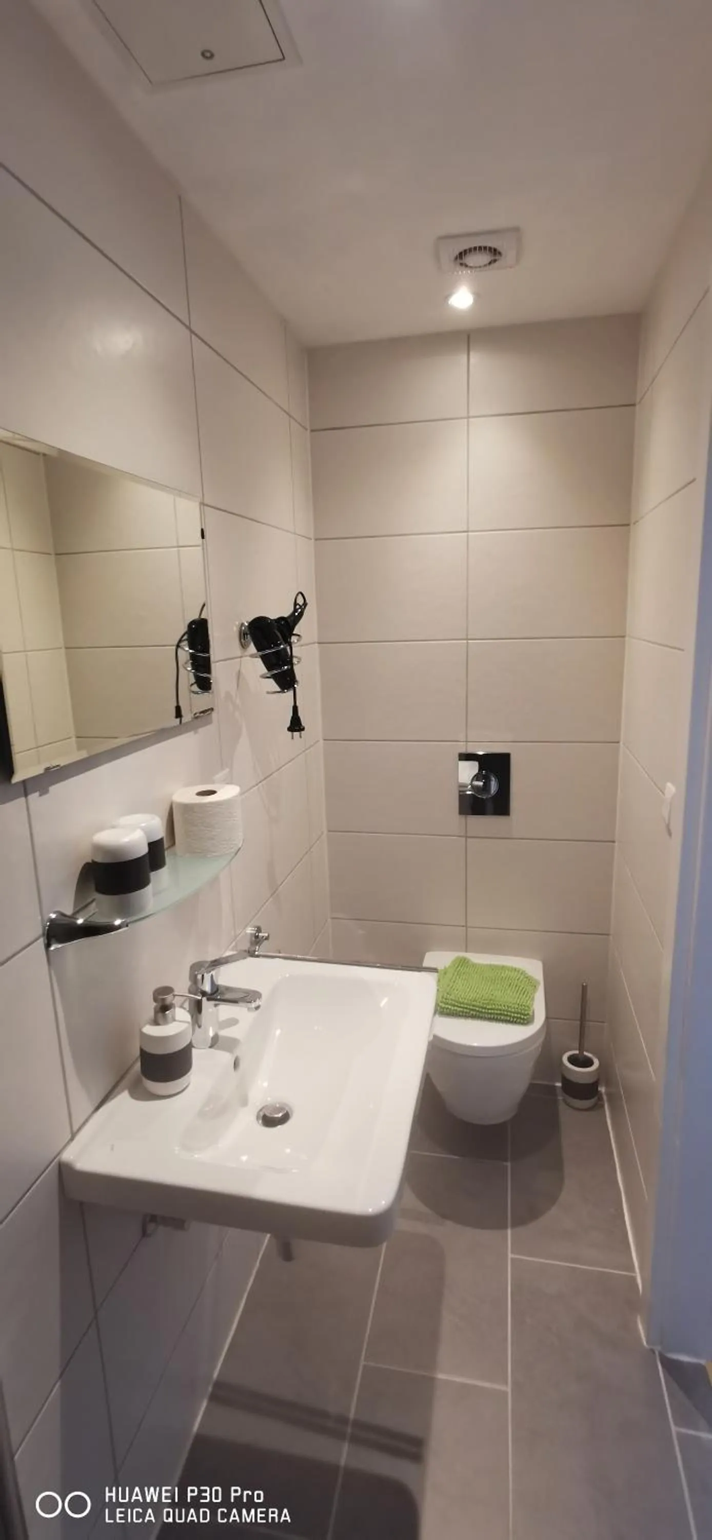 Bathroom in Pension Alpina