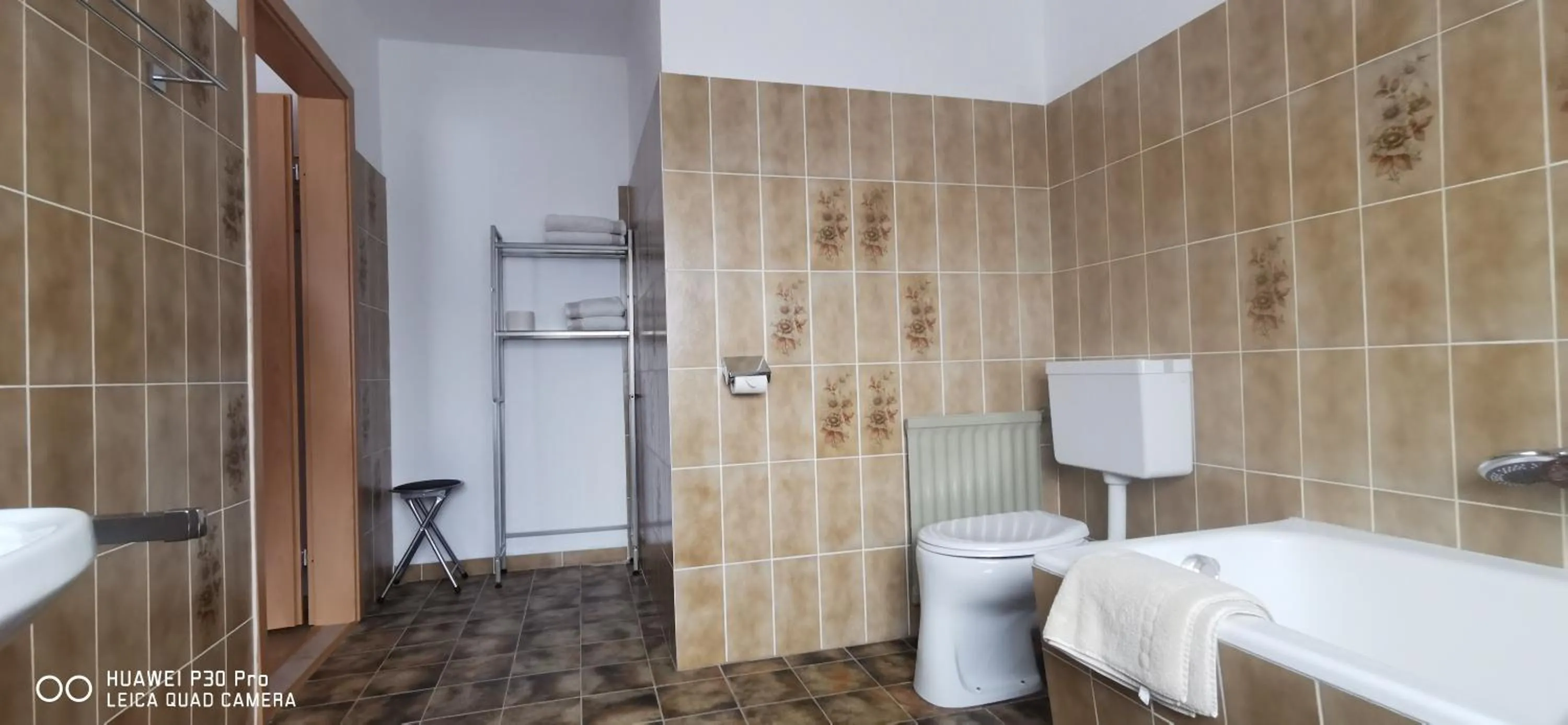 Bathroom in Pension Alpina