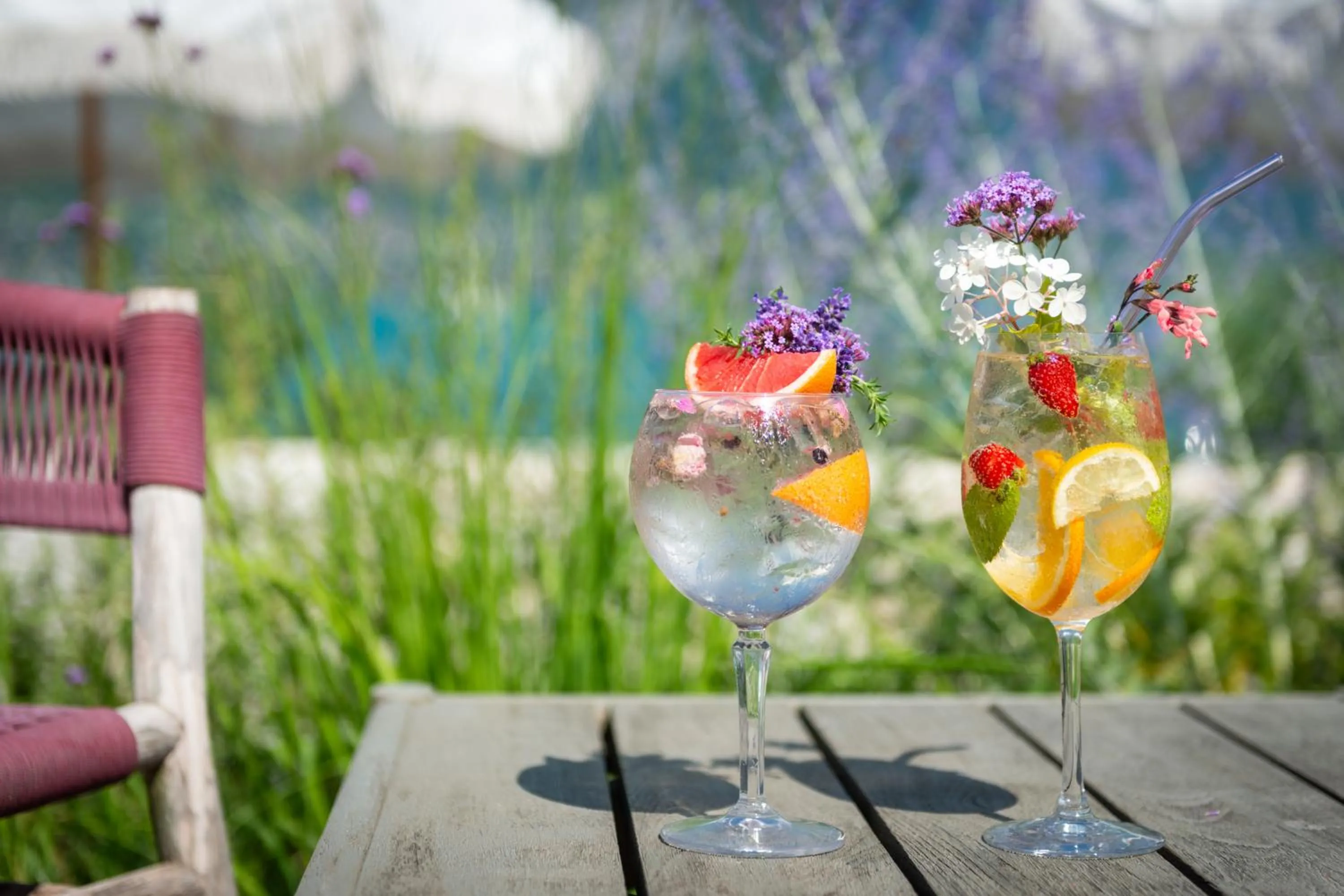 Lounge or bar in Hôtel Beauregard, The Originals Relais