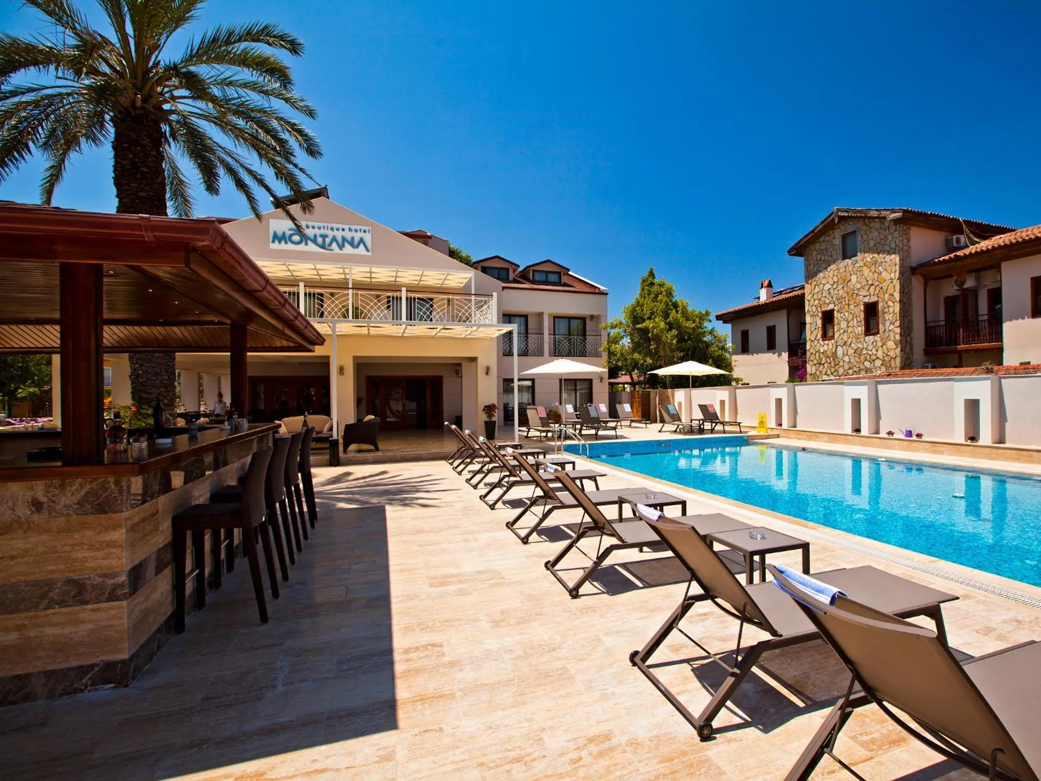 Lounge or bar in Montana Hotel