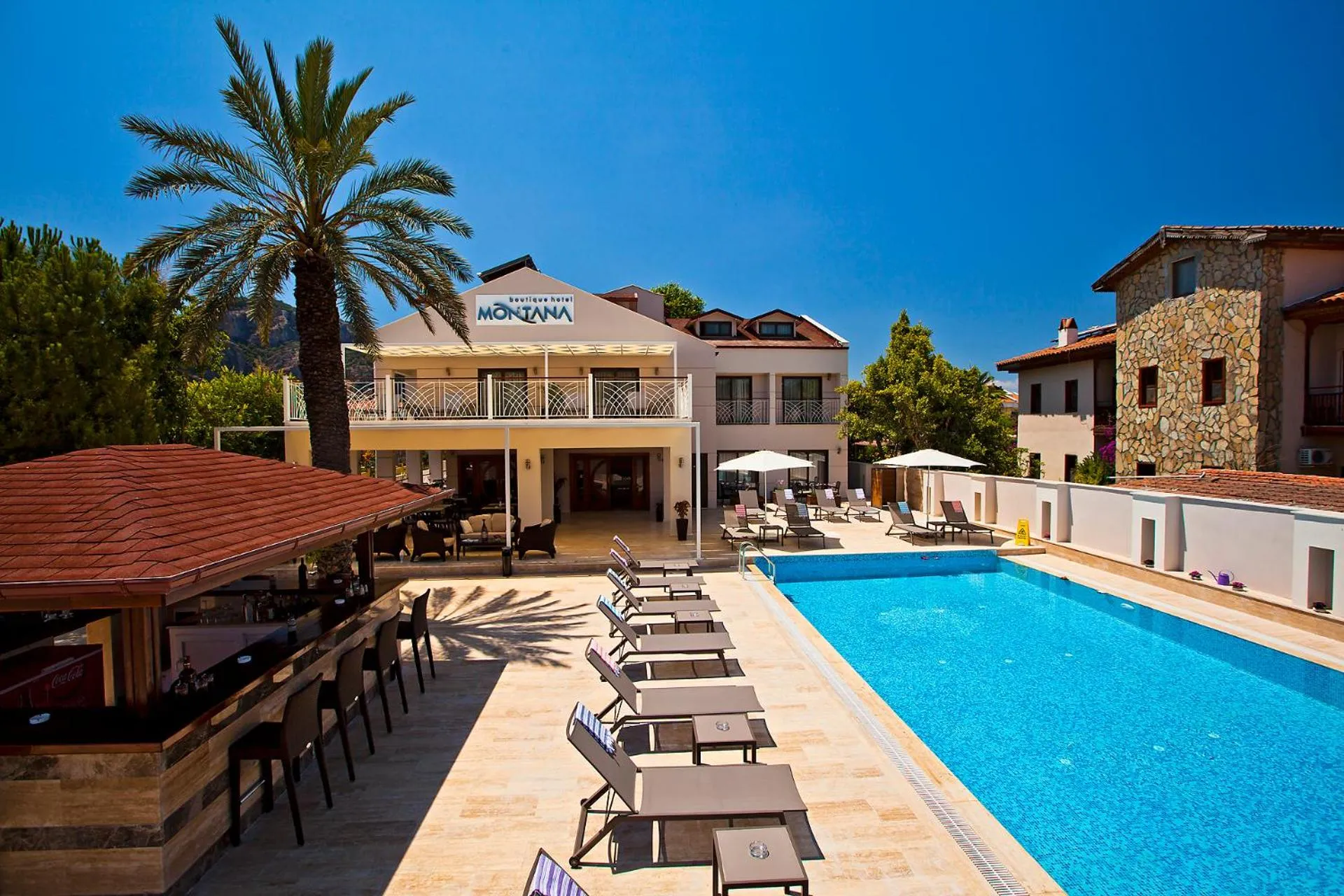 Swimming pool in Montana Hotel